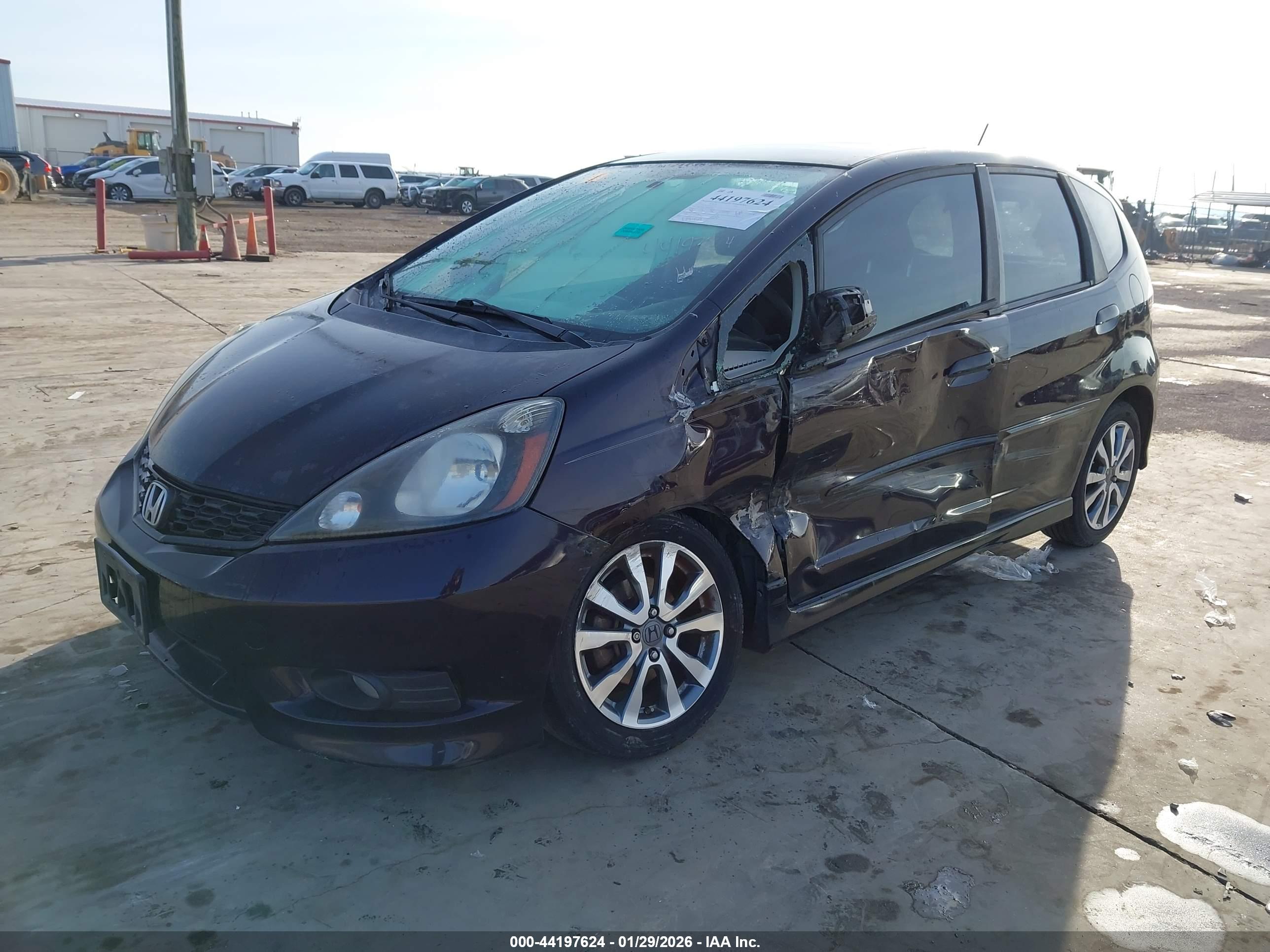 HONDA FIT image 2