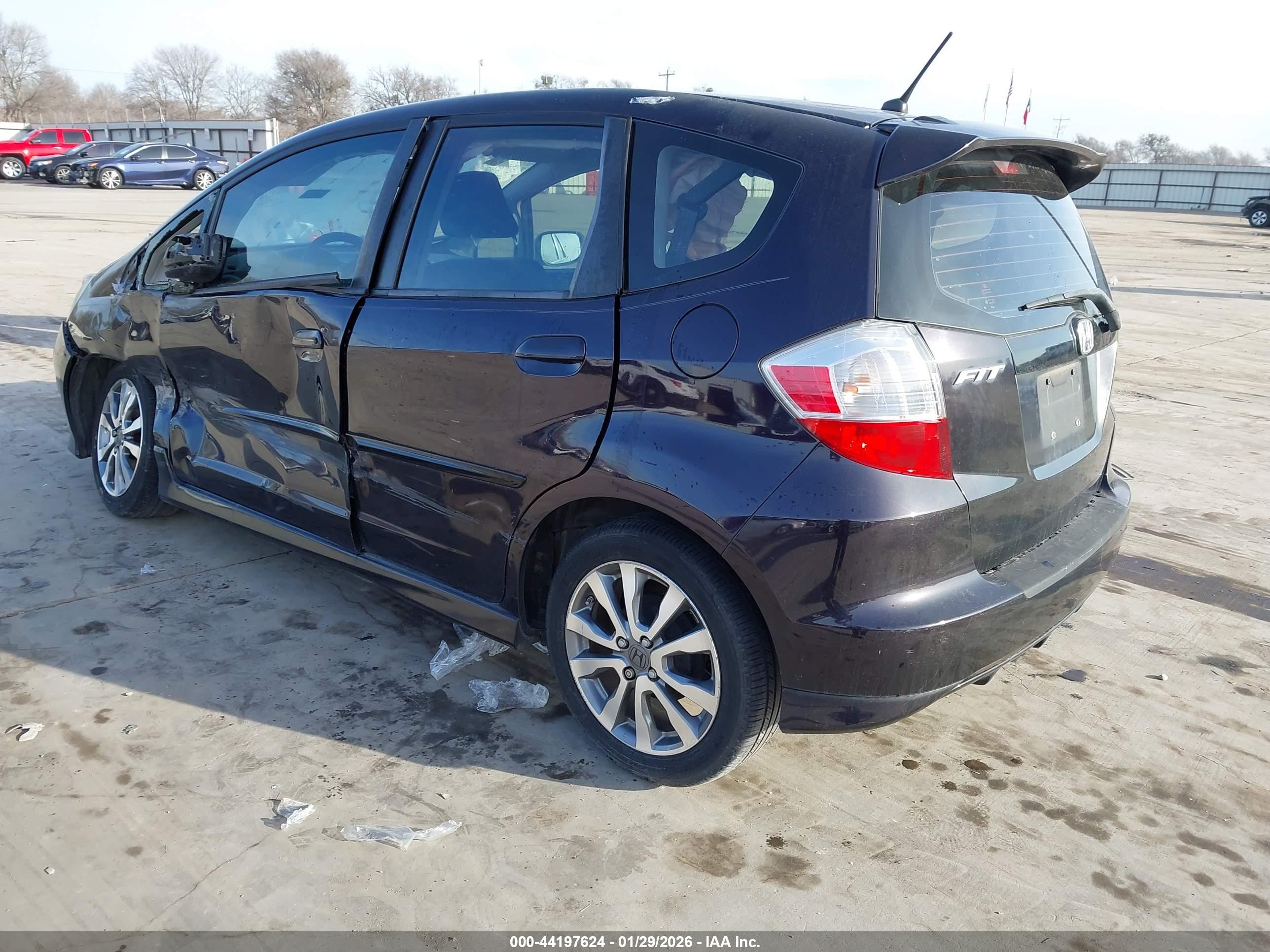HONDA FIT image 3