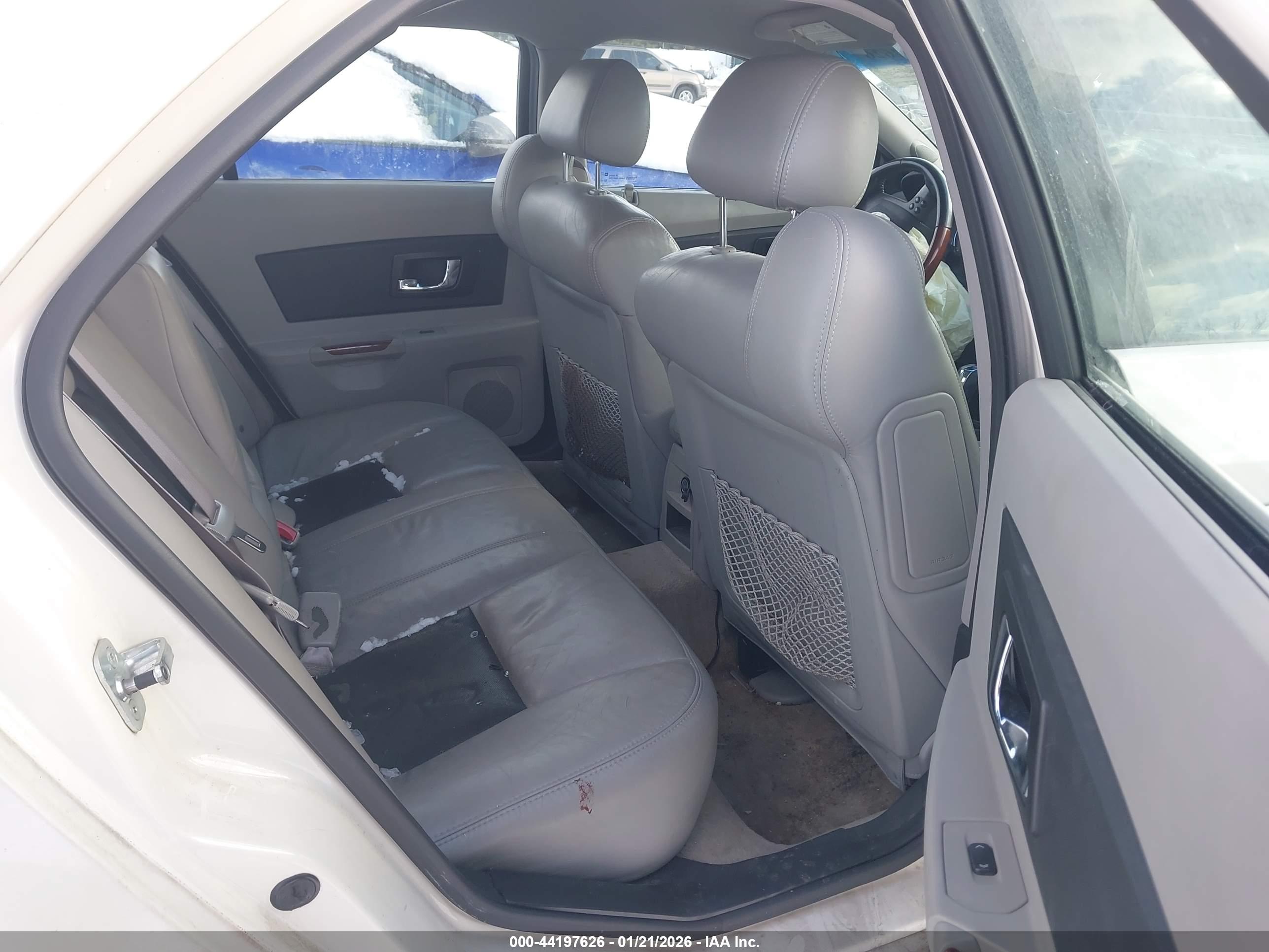 CADILLAC CTS image 8