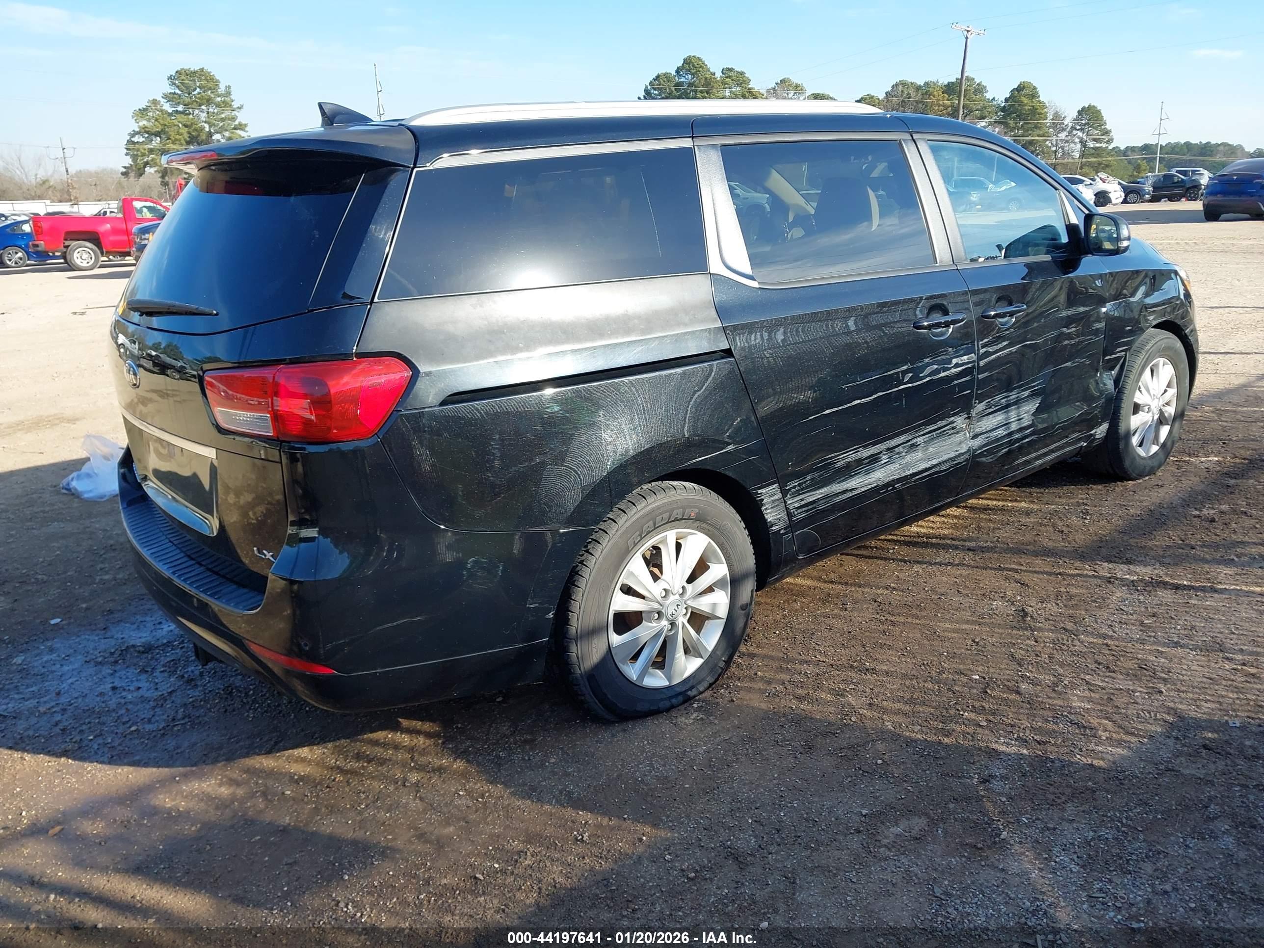 KIA SEDONA image 4