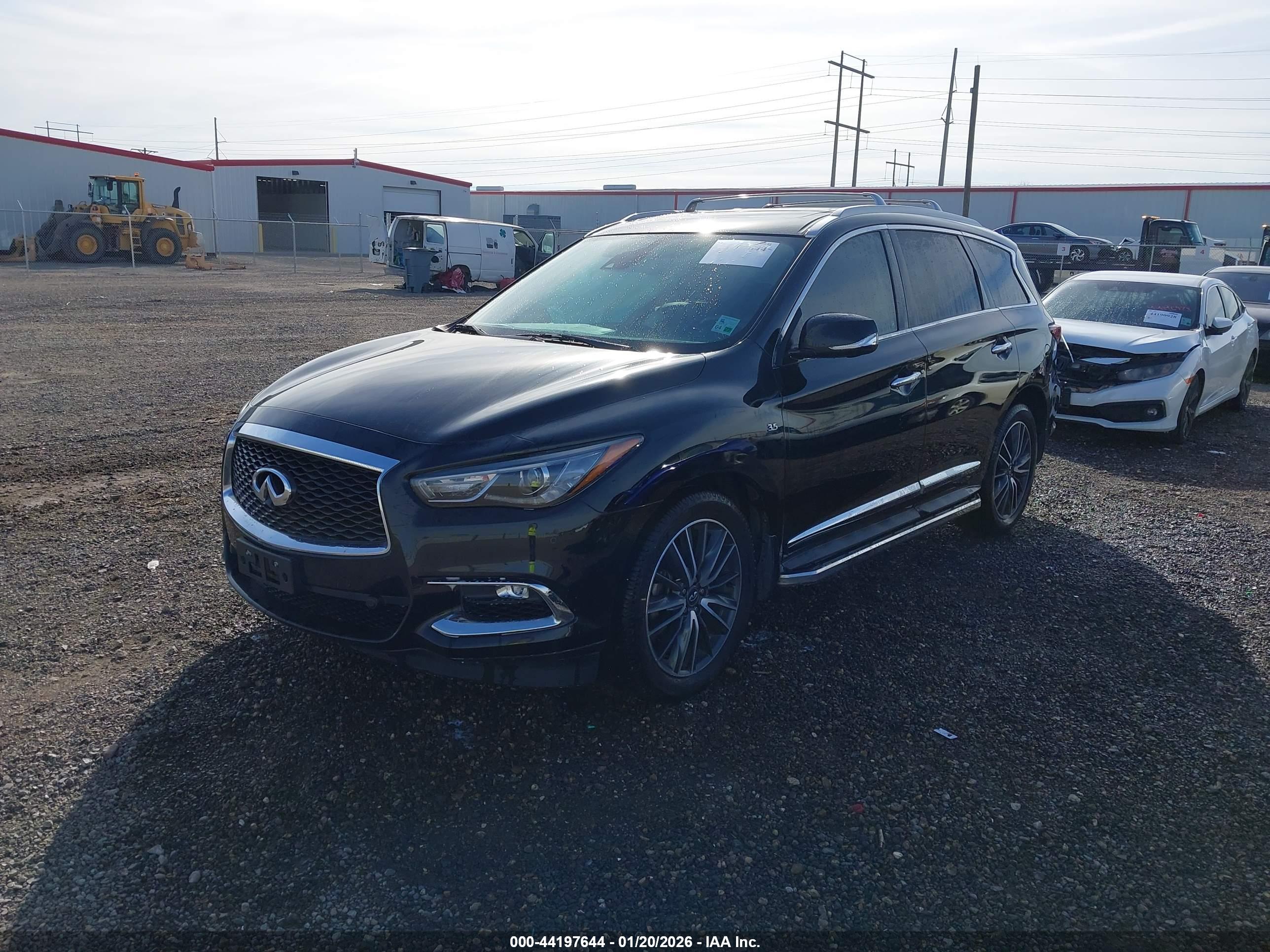 INFINITI QX60 image 2