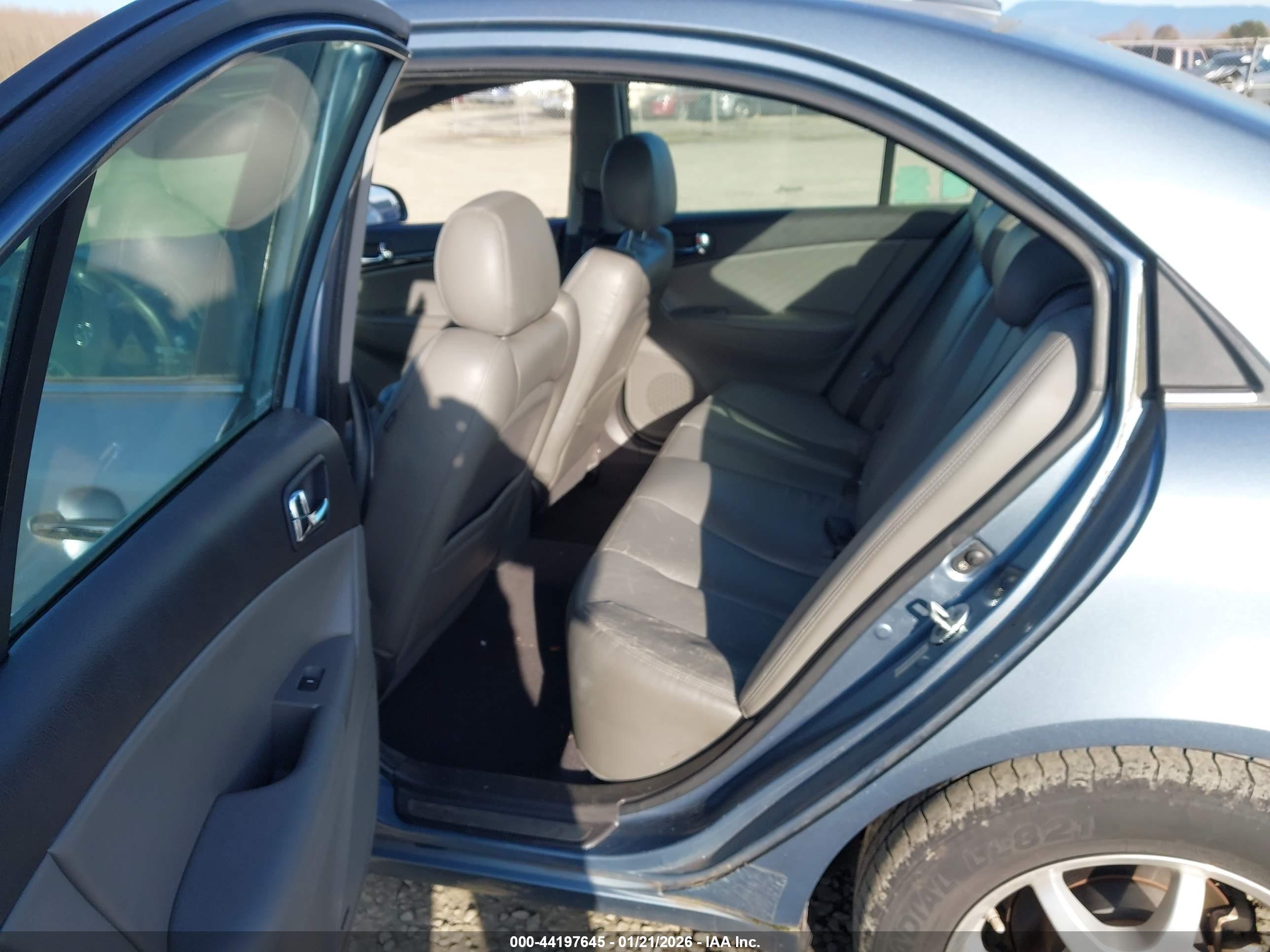 HYUNDAI SONATA image 8