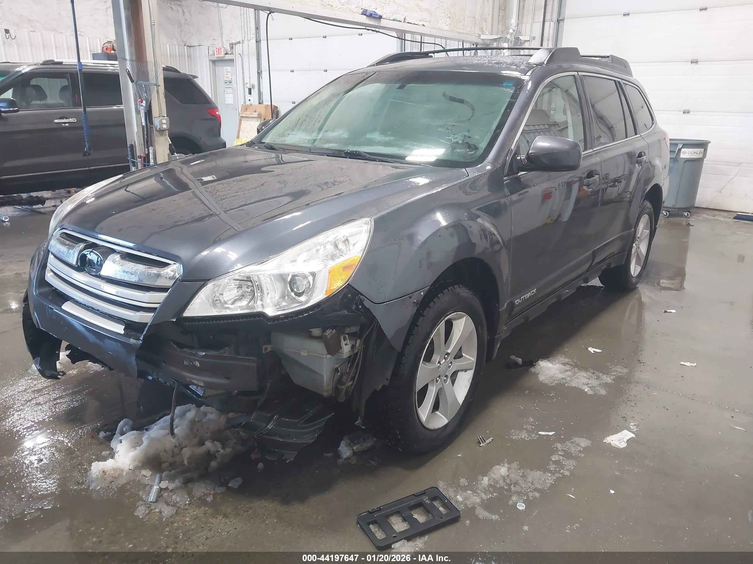 SUBARU OUTBACK image 2
