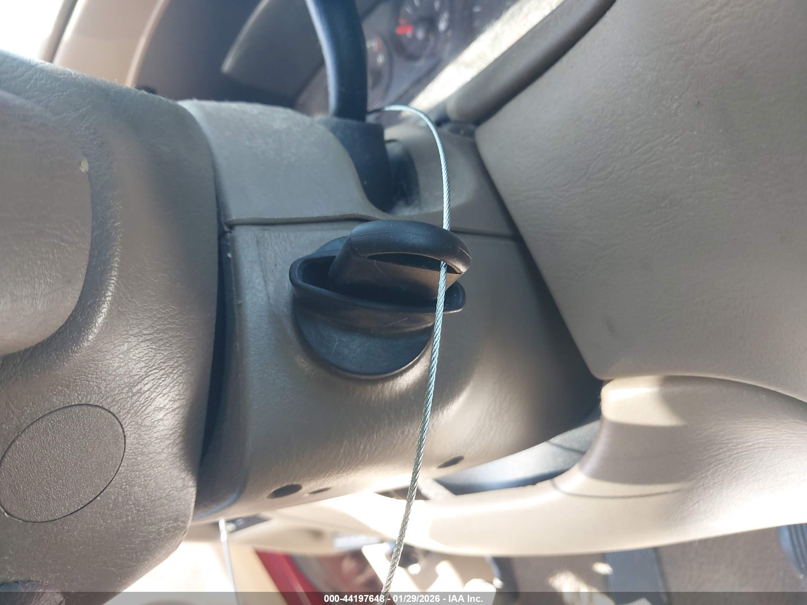FORD TAURUS image 11