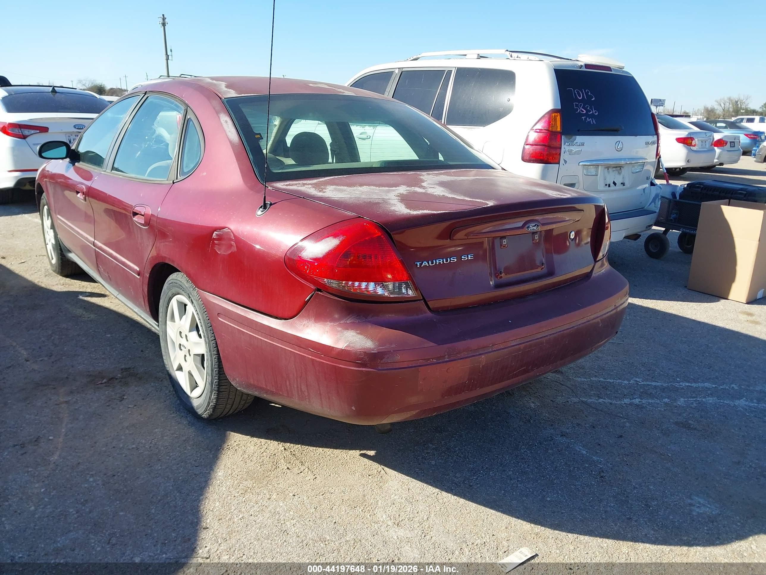 FORD TAURUS image 3