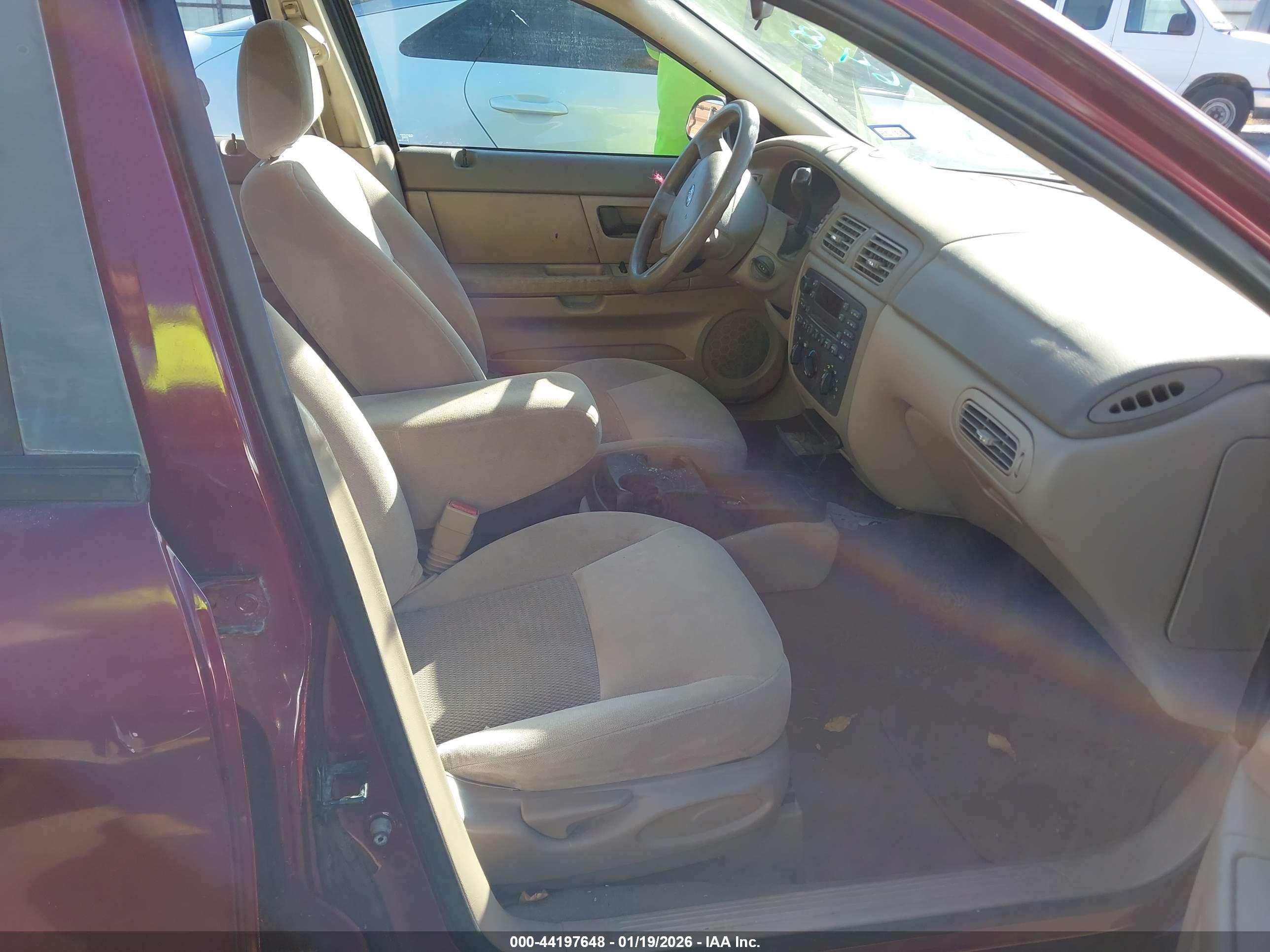 FORD TAURUS image 5