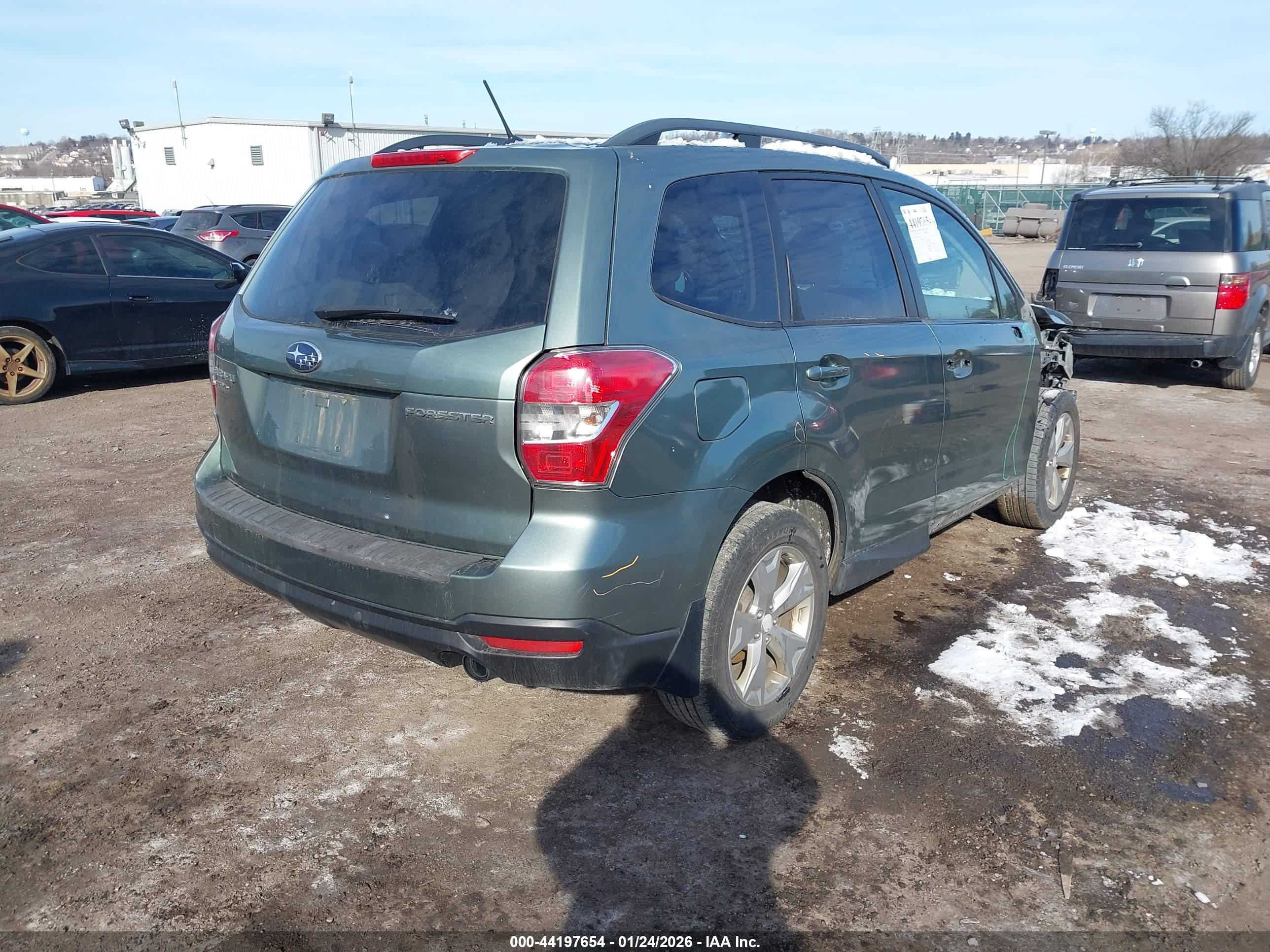 SUBARU FORESTER image 4