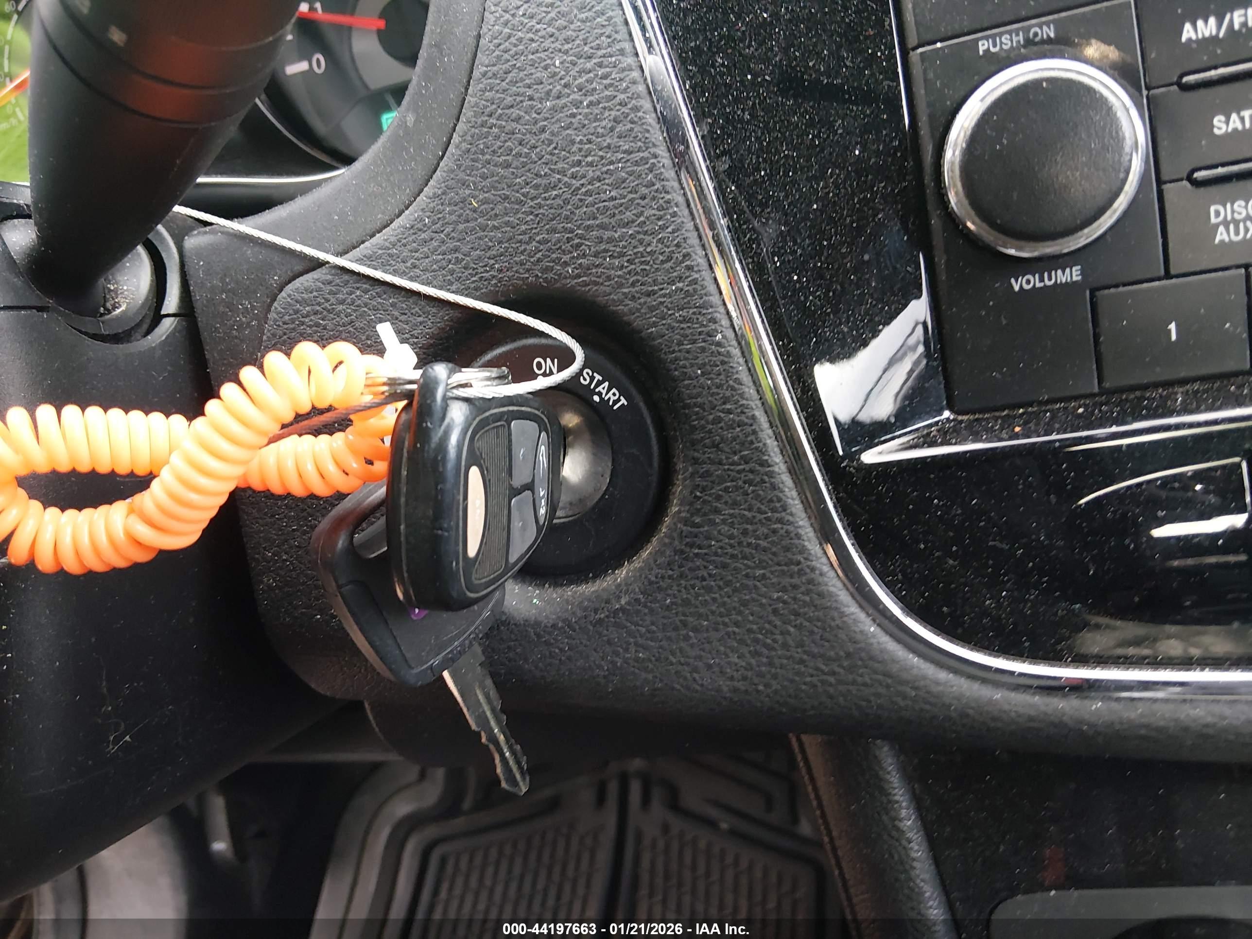 CHRYSLER 200 image 11