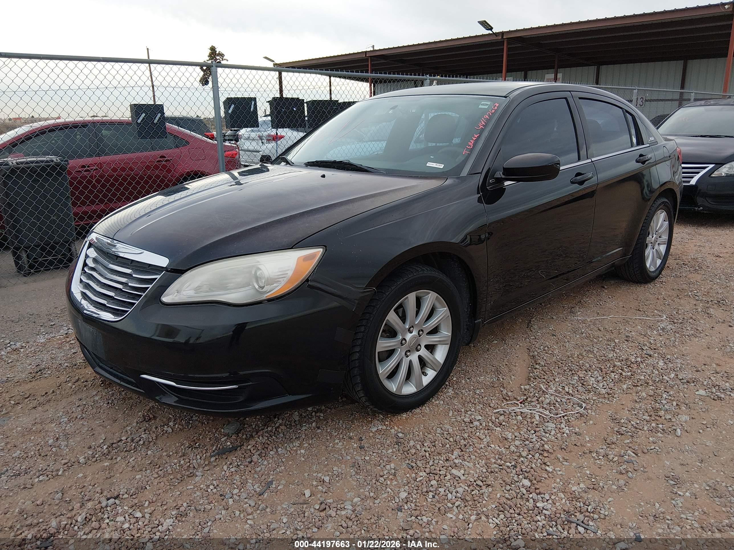 CHRYSLER 200 image 2