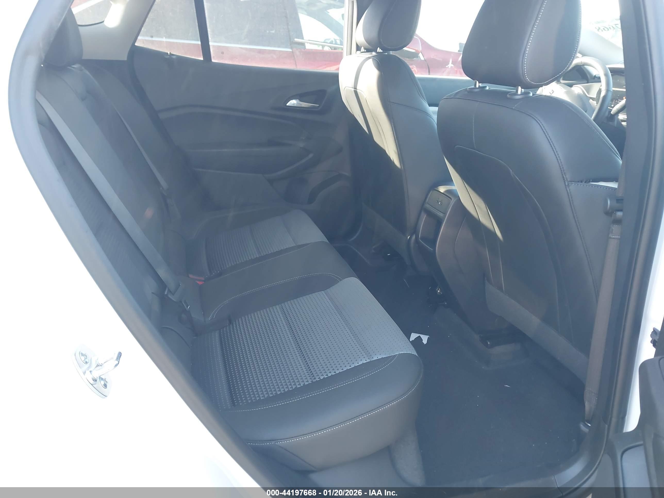 CHEVROLET TRAX image 8