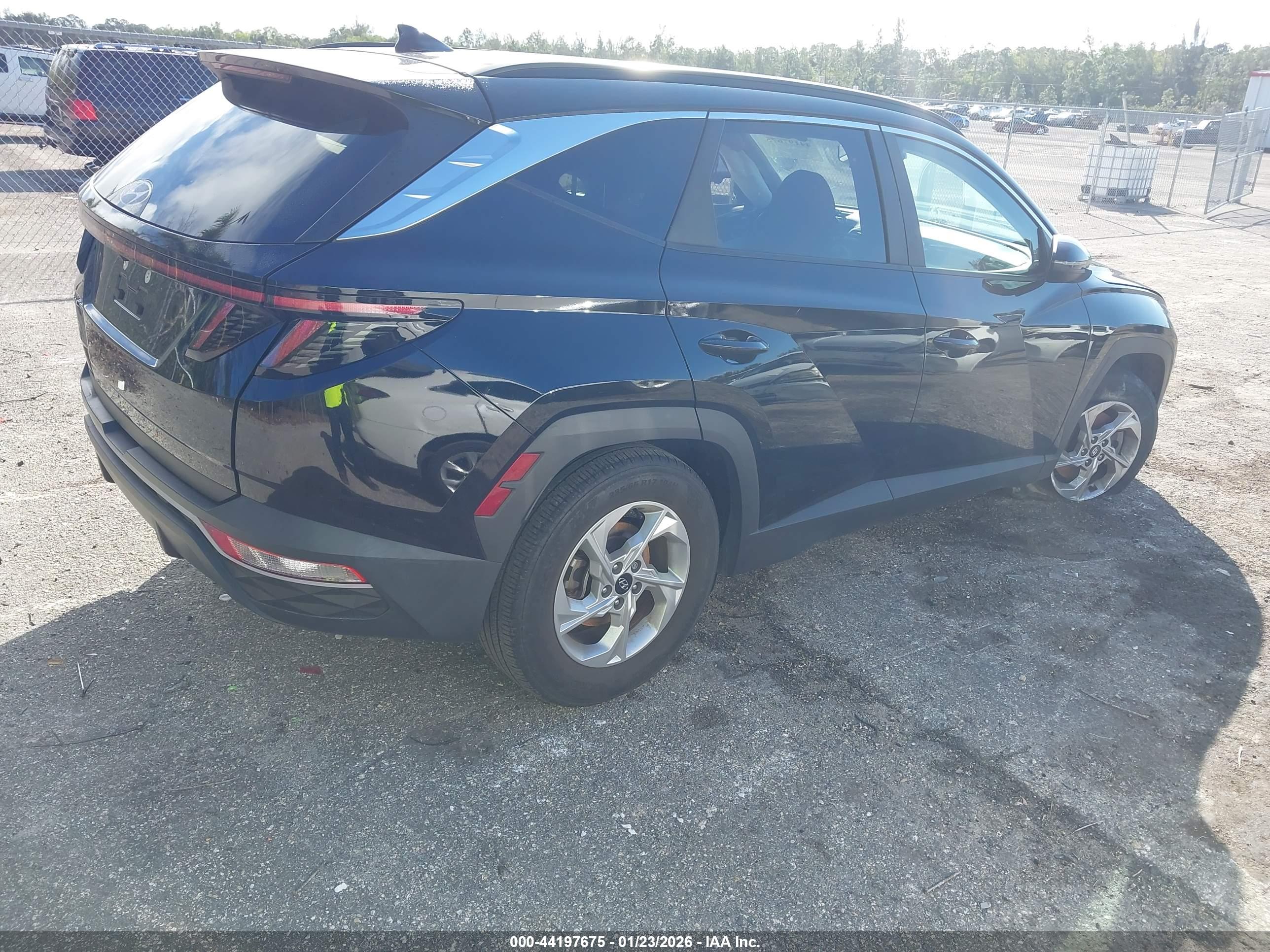 HYUNDAI TUCSON image 4