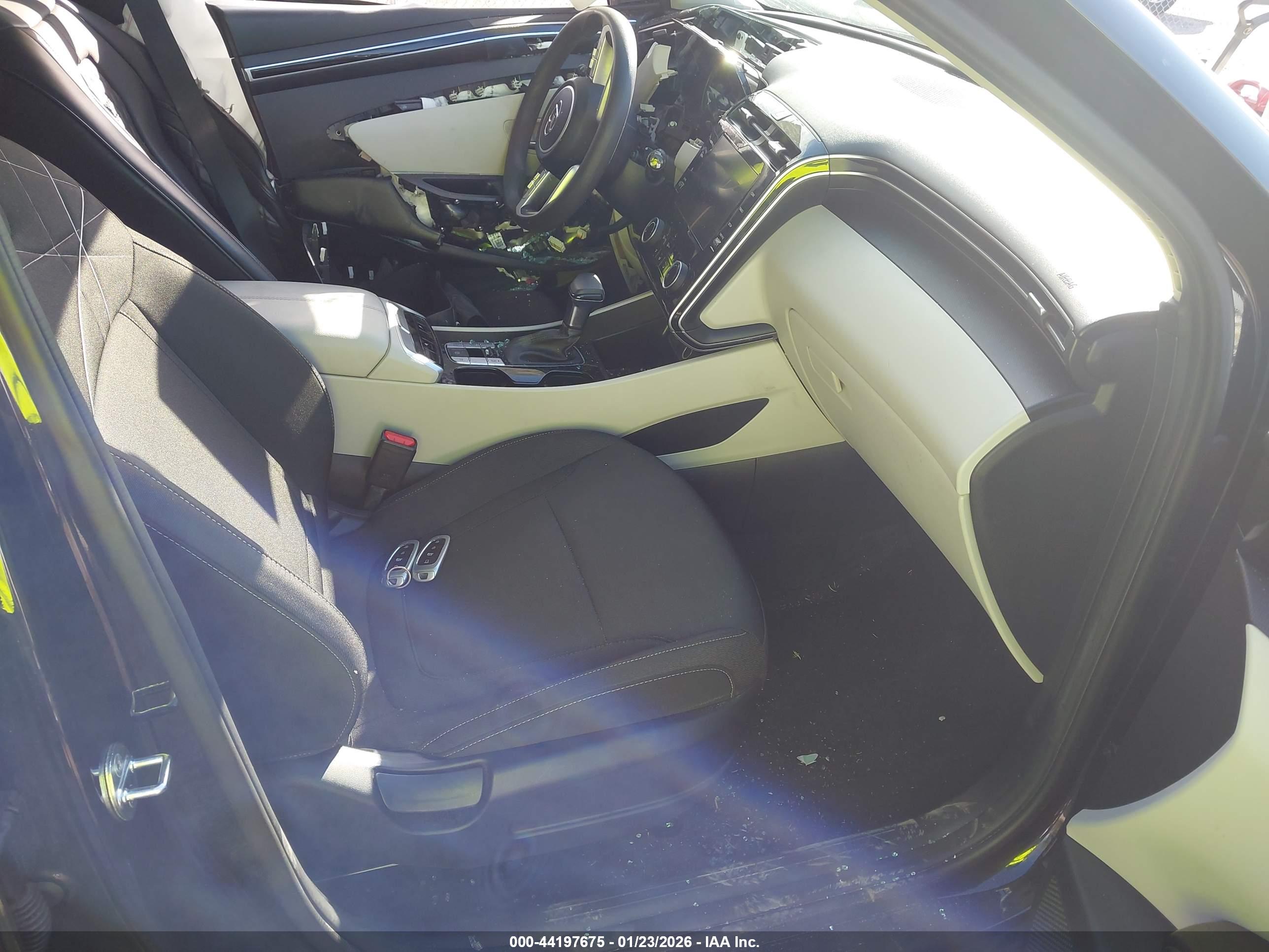 HYUNDAI TUCSON image 5