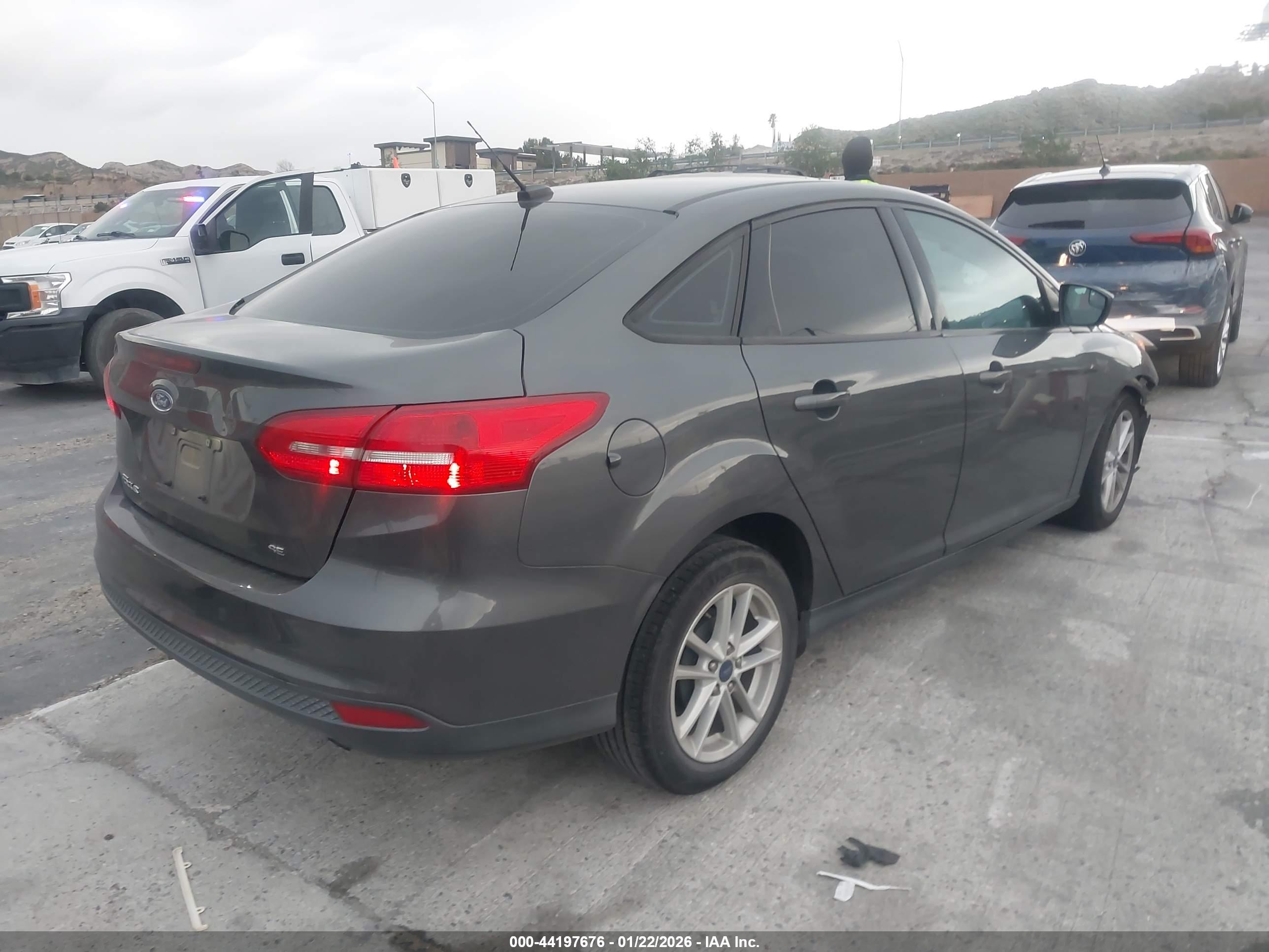 FORD FOCUS image 4