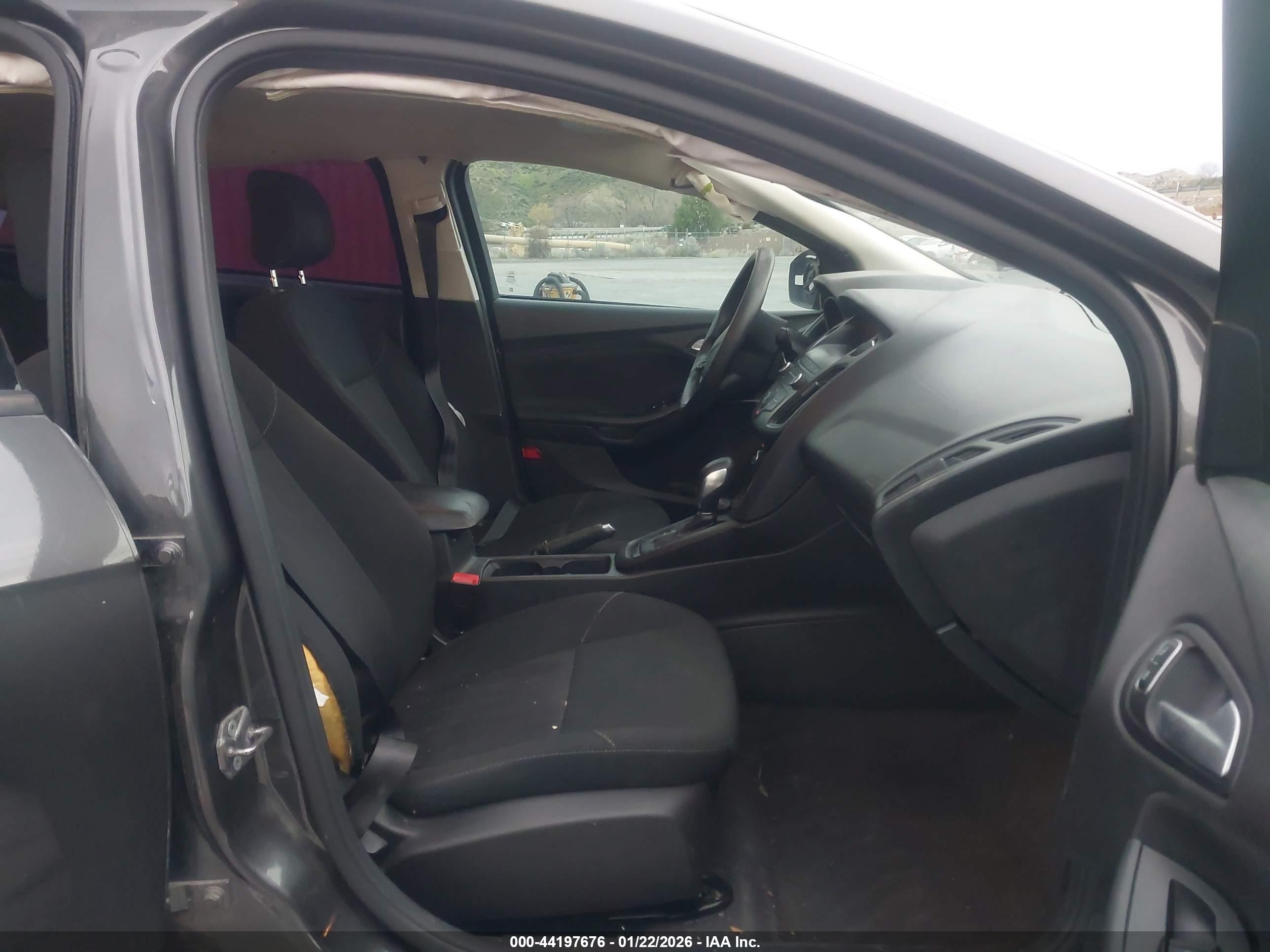 FORD FOCUS image 5