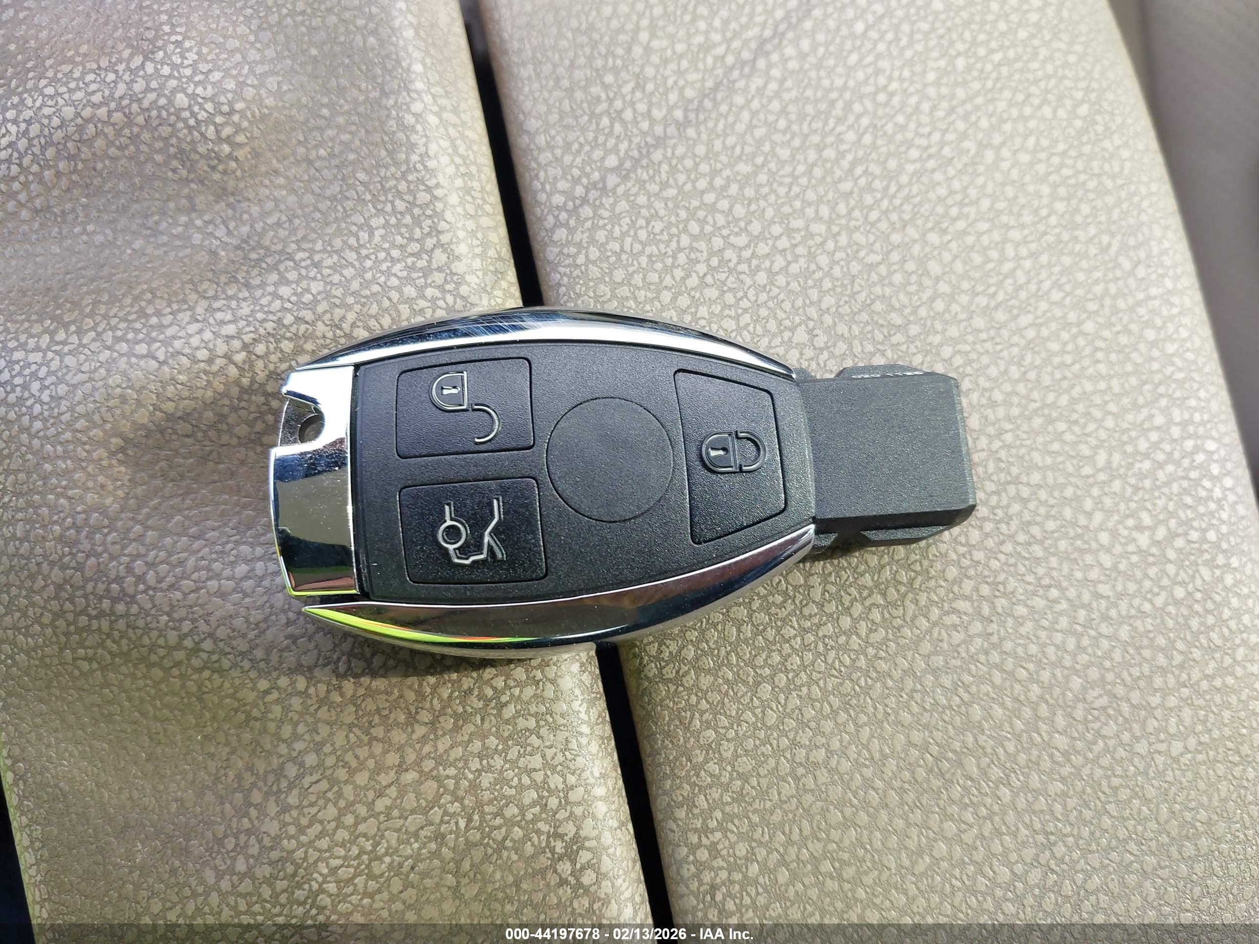 MERCEDES-BENZ C-CLASS image 11