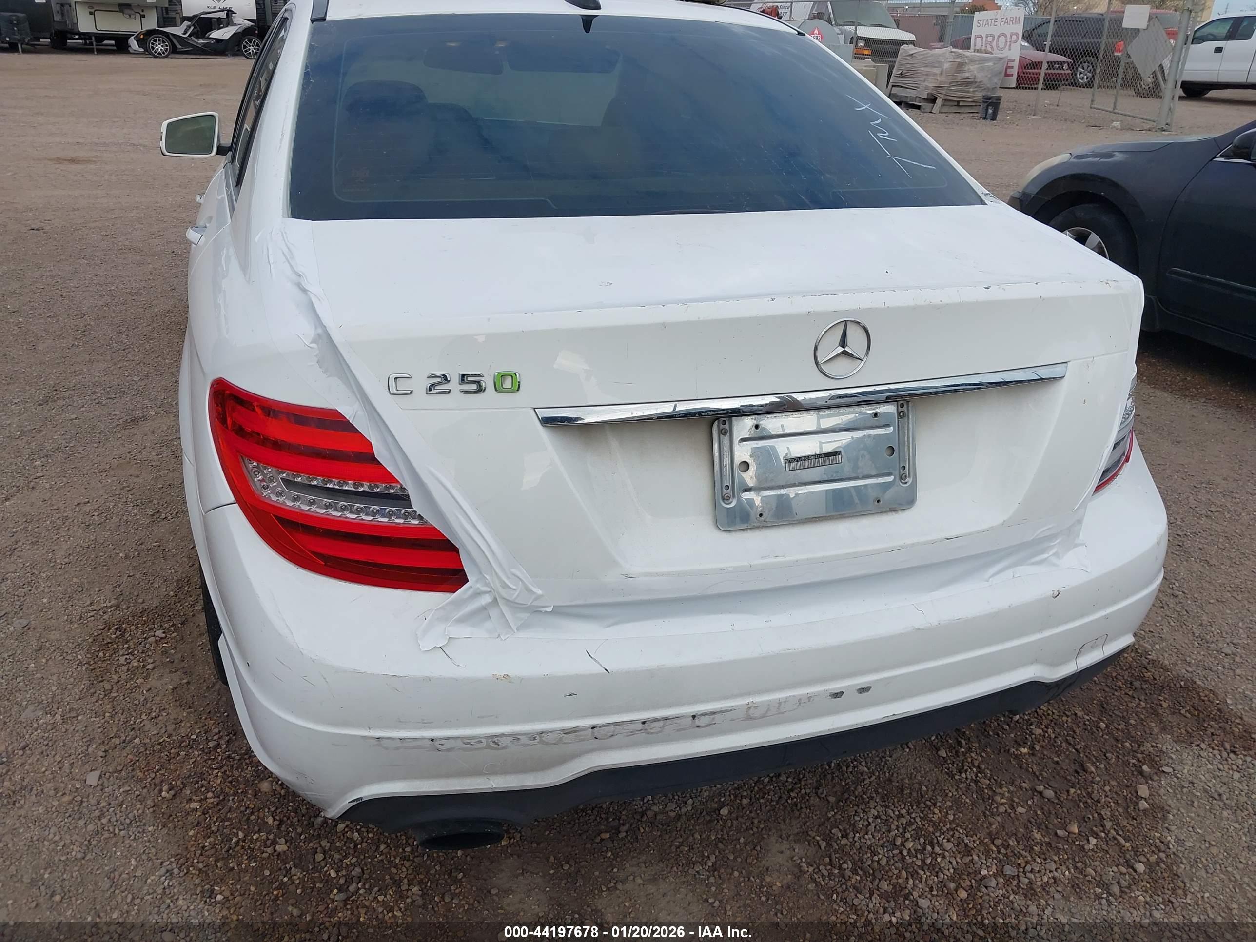 MERCEDES-BENZ C-CLASS image 6