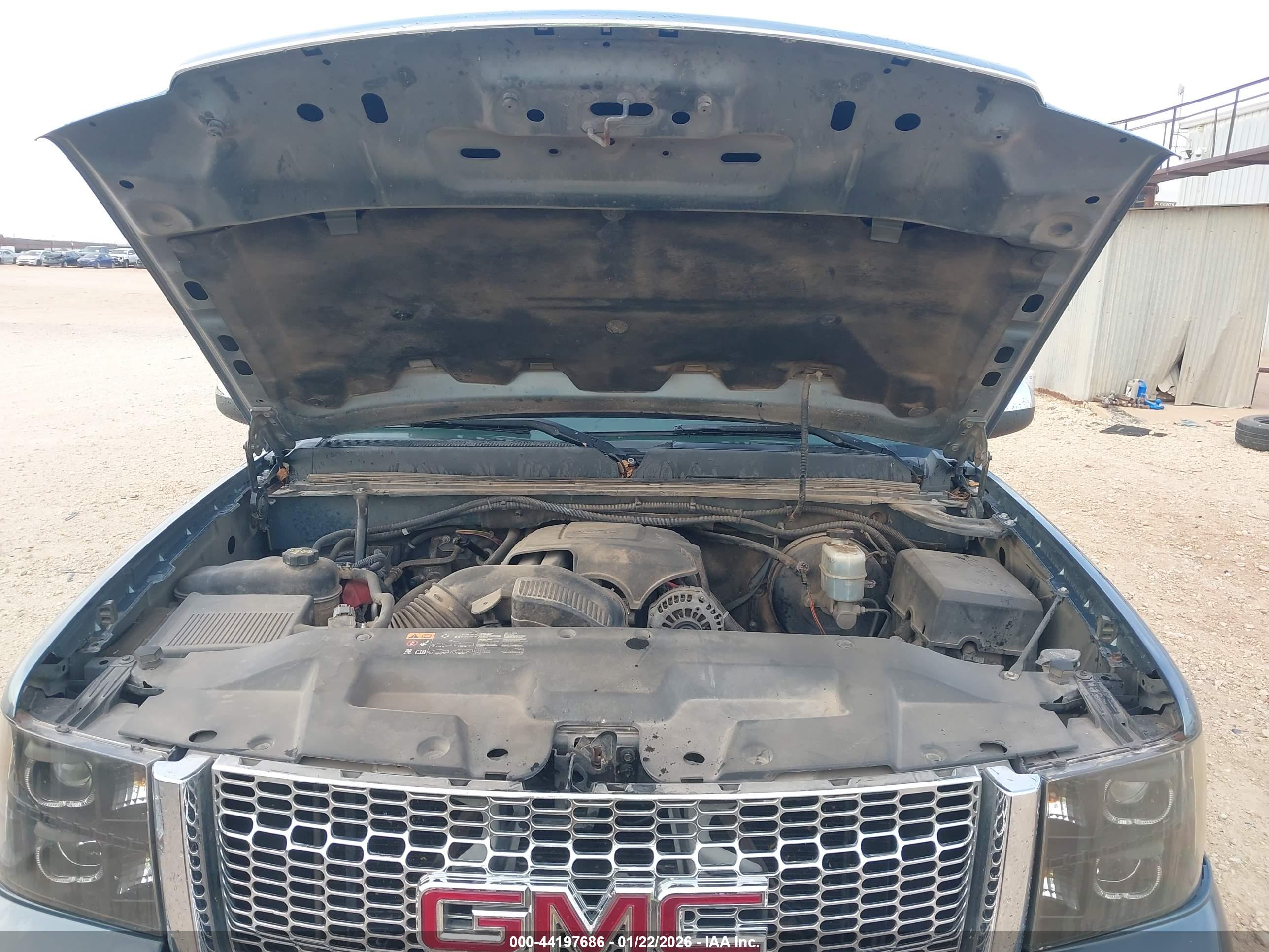 GMC SIERRA image 10