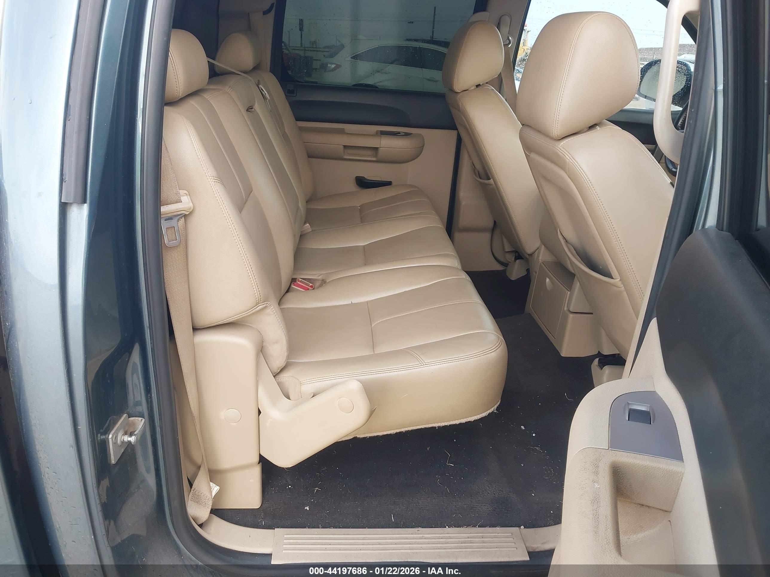 GMC SIERRA image 8