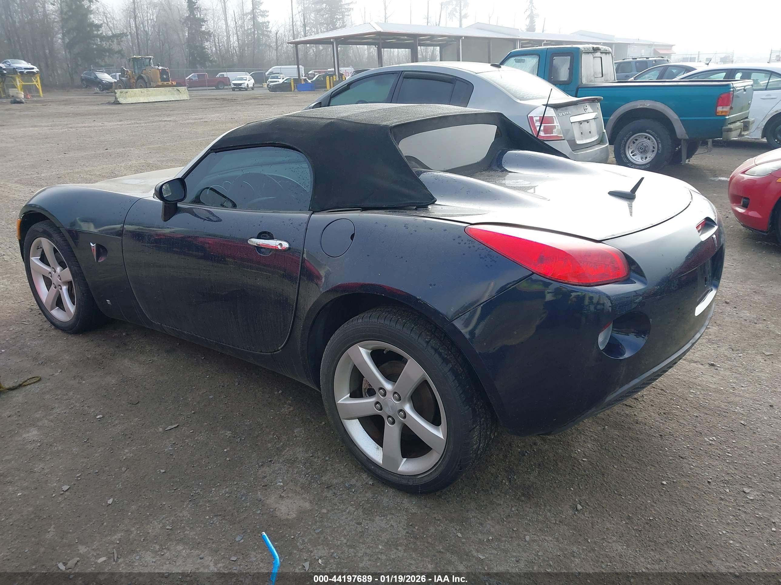 PONTIAC SOLSTICE image 3