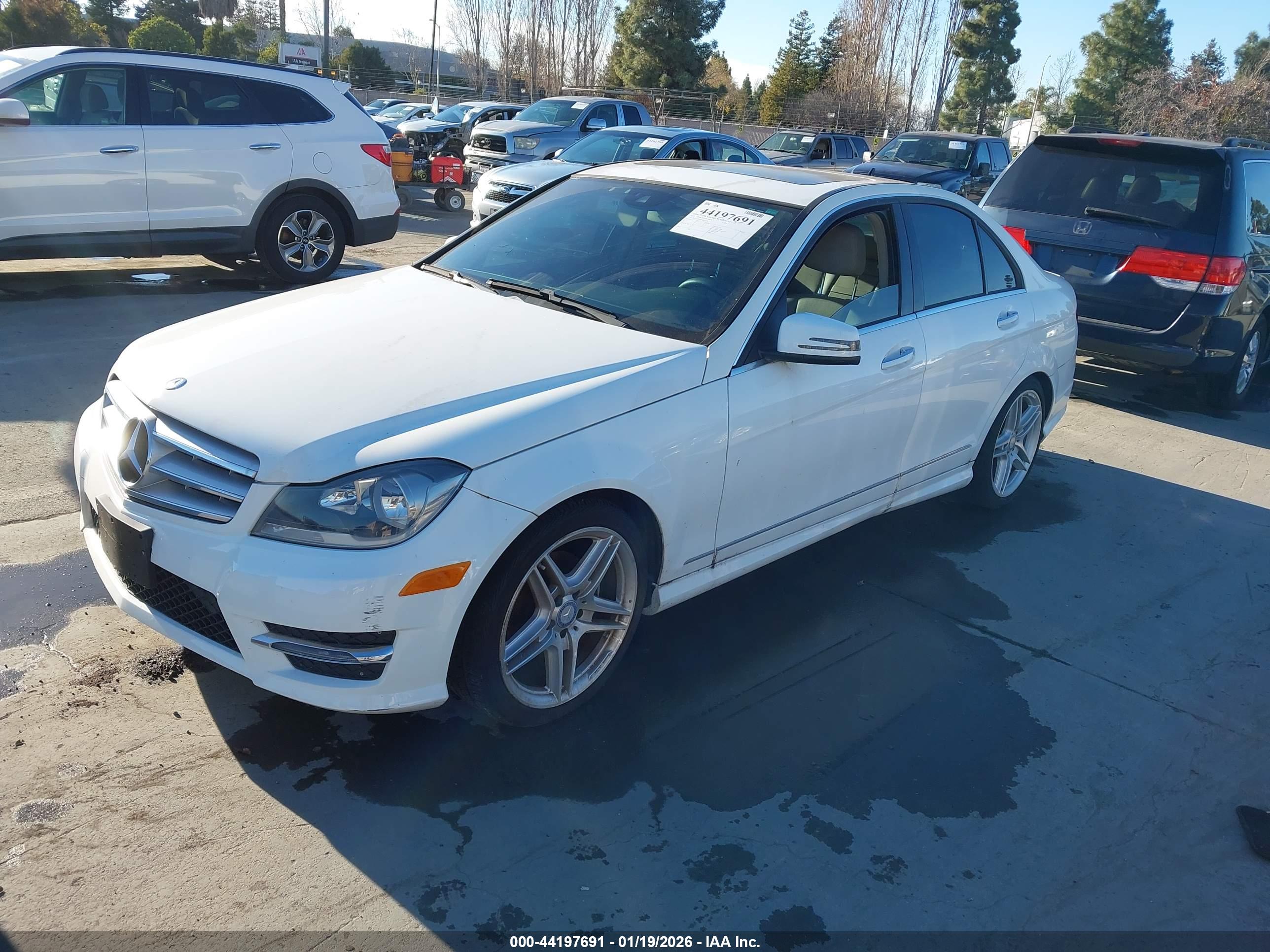 MERCEDES-BENZ C image 2