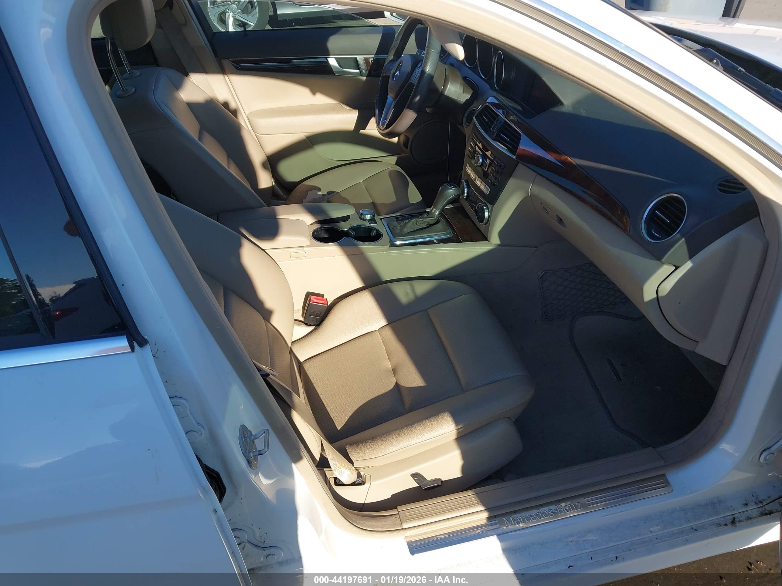 MERCEDES-BENZ C image 5