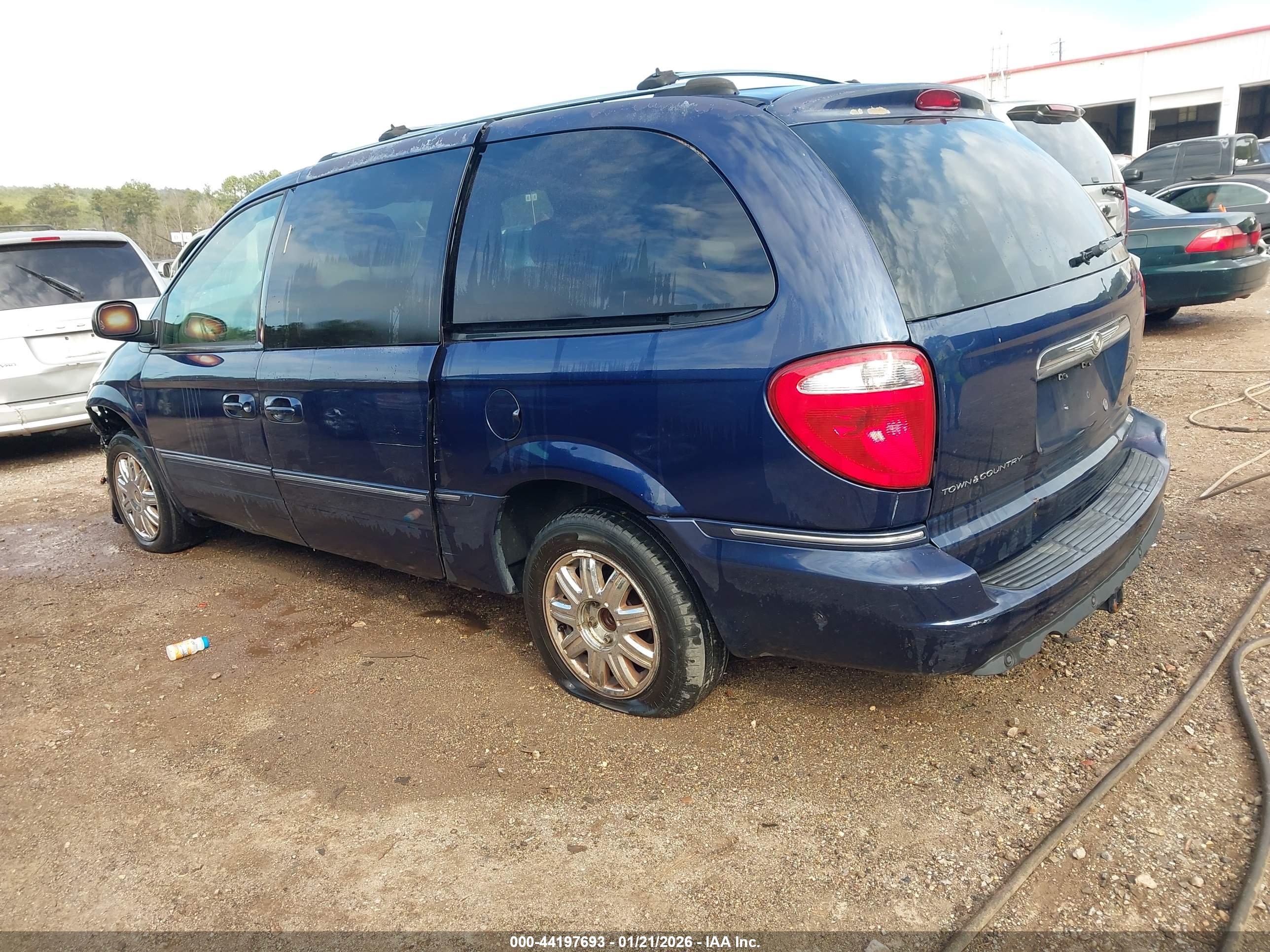 CHRYSLER TOWN image 3