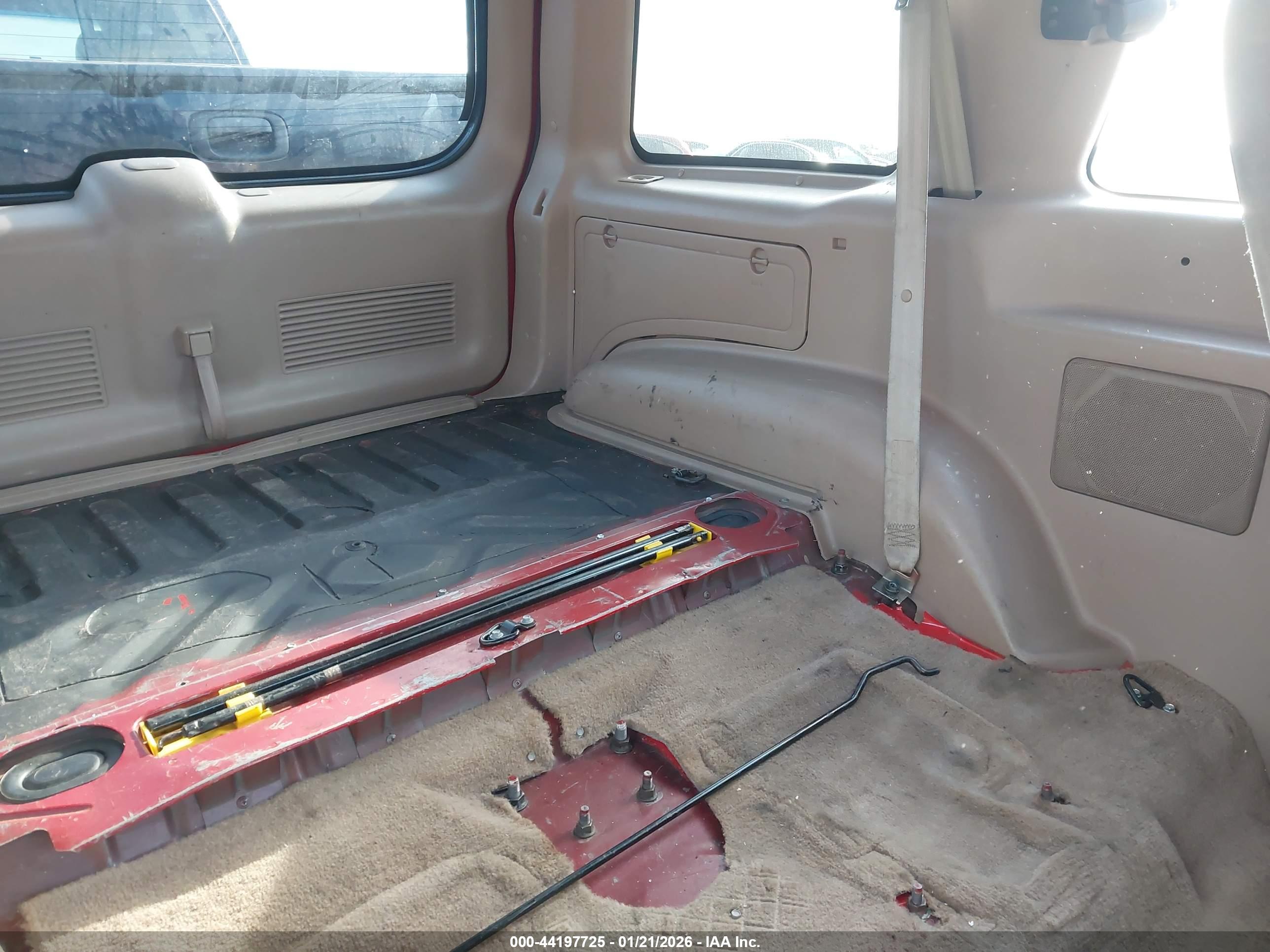 FORD EXPLORER image 8