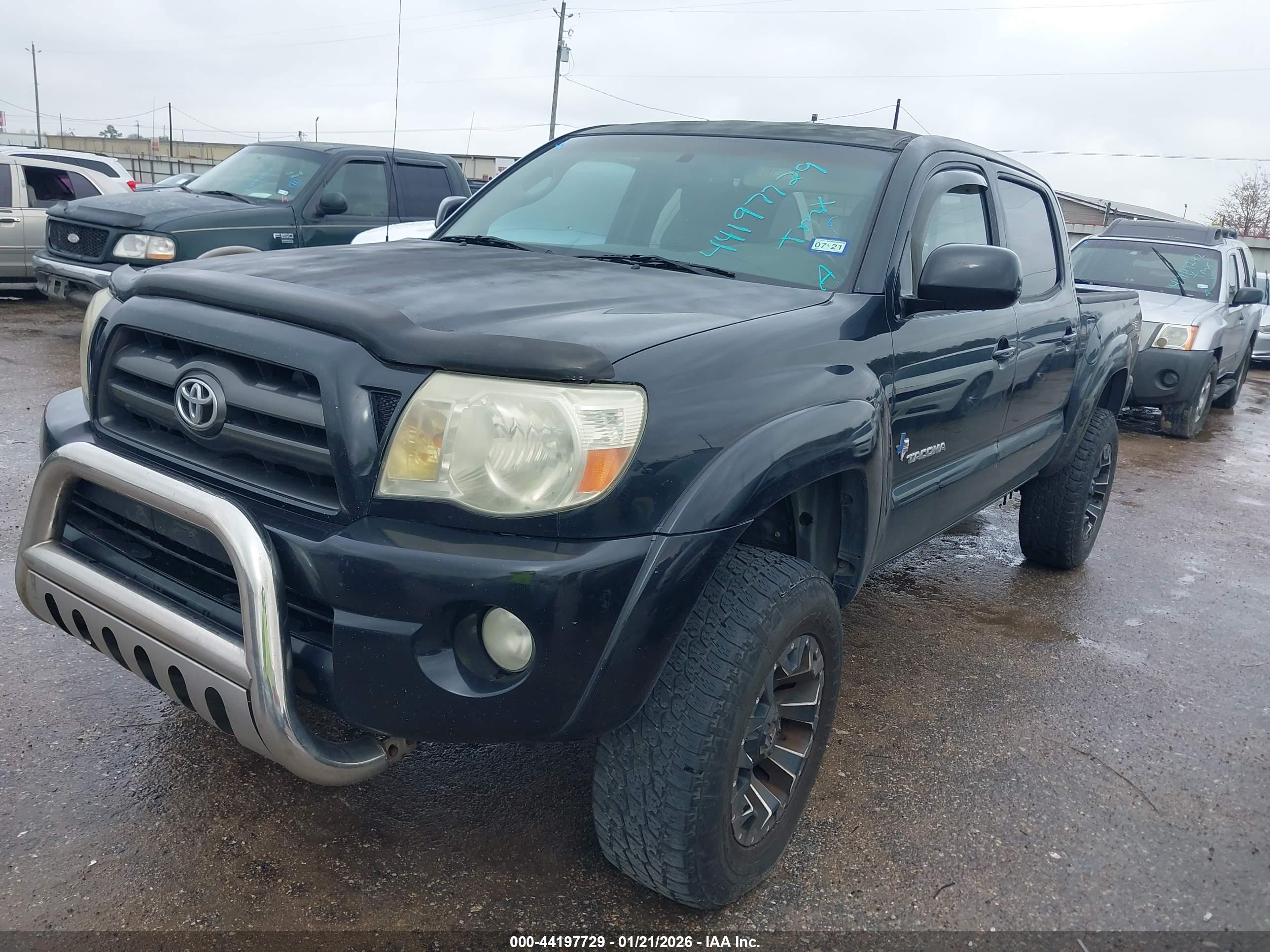 TOYOTA TACOMA image 2