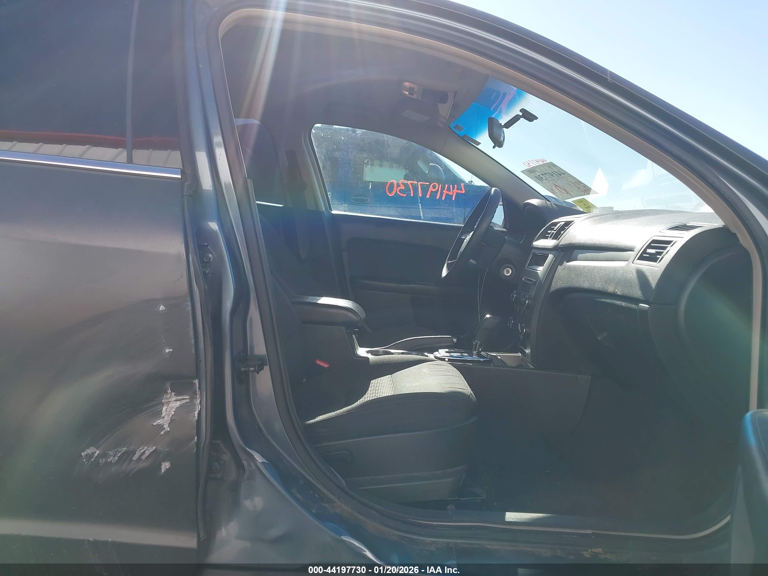 FORD FUSION image 5
