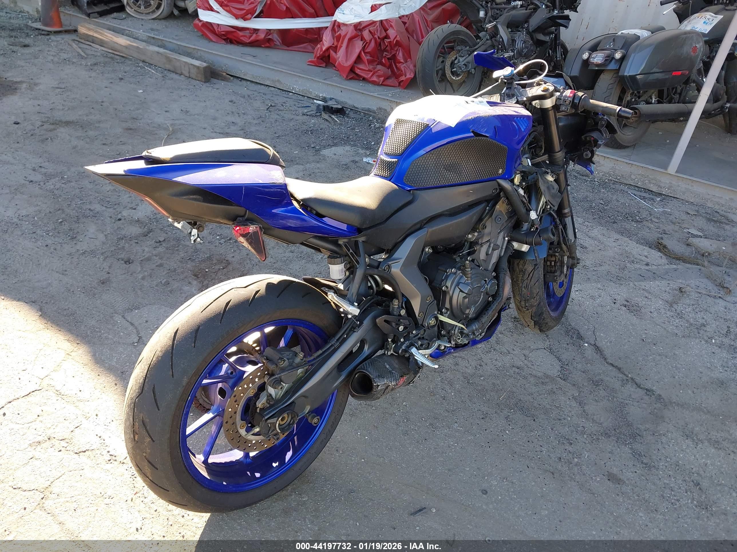 YAMAHA YZFR7 image 4