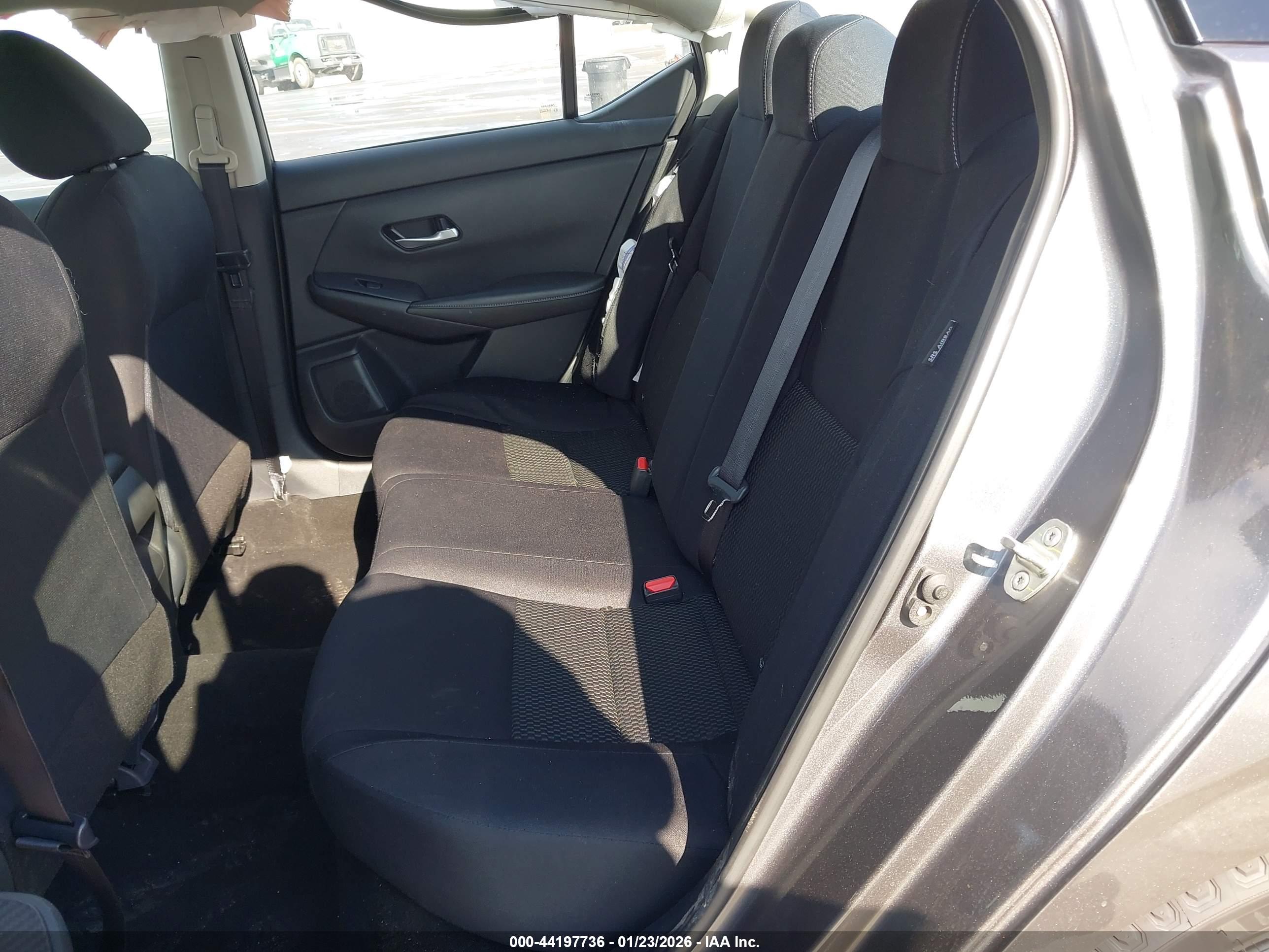 NISSAN SENTRA image 8