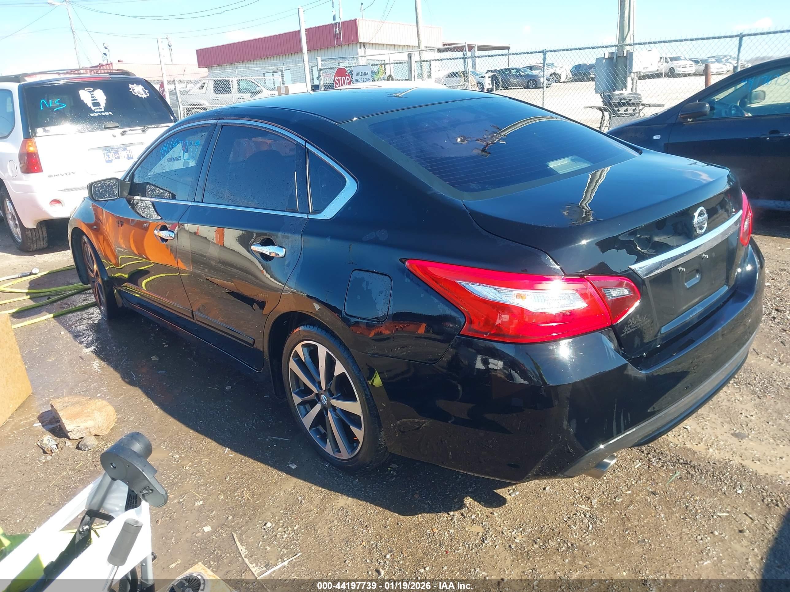 NISSAN ALTIMA image 3