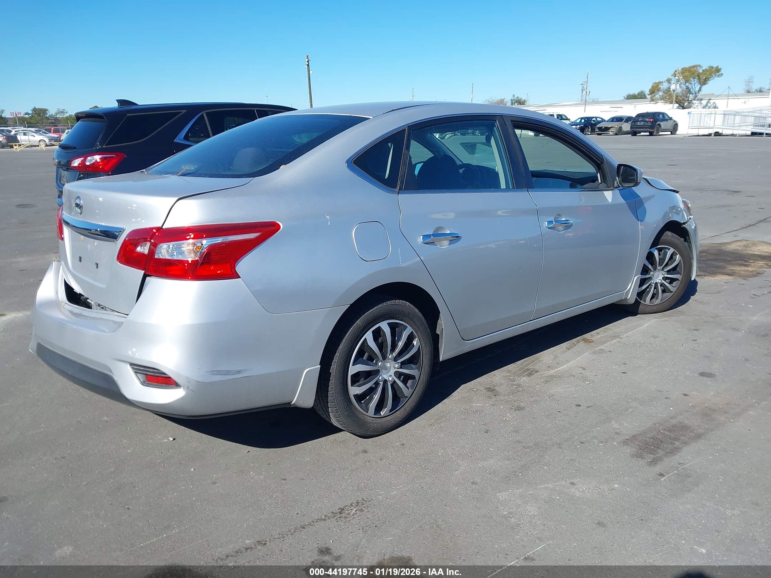 NISSAN SENTRA image 4