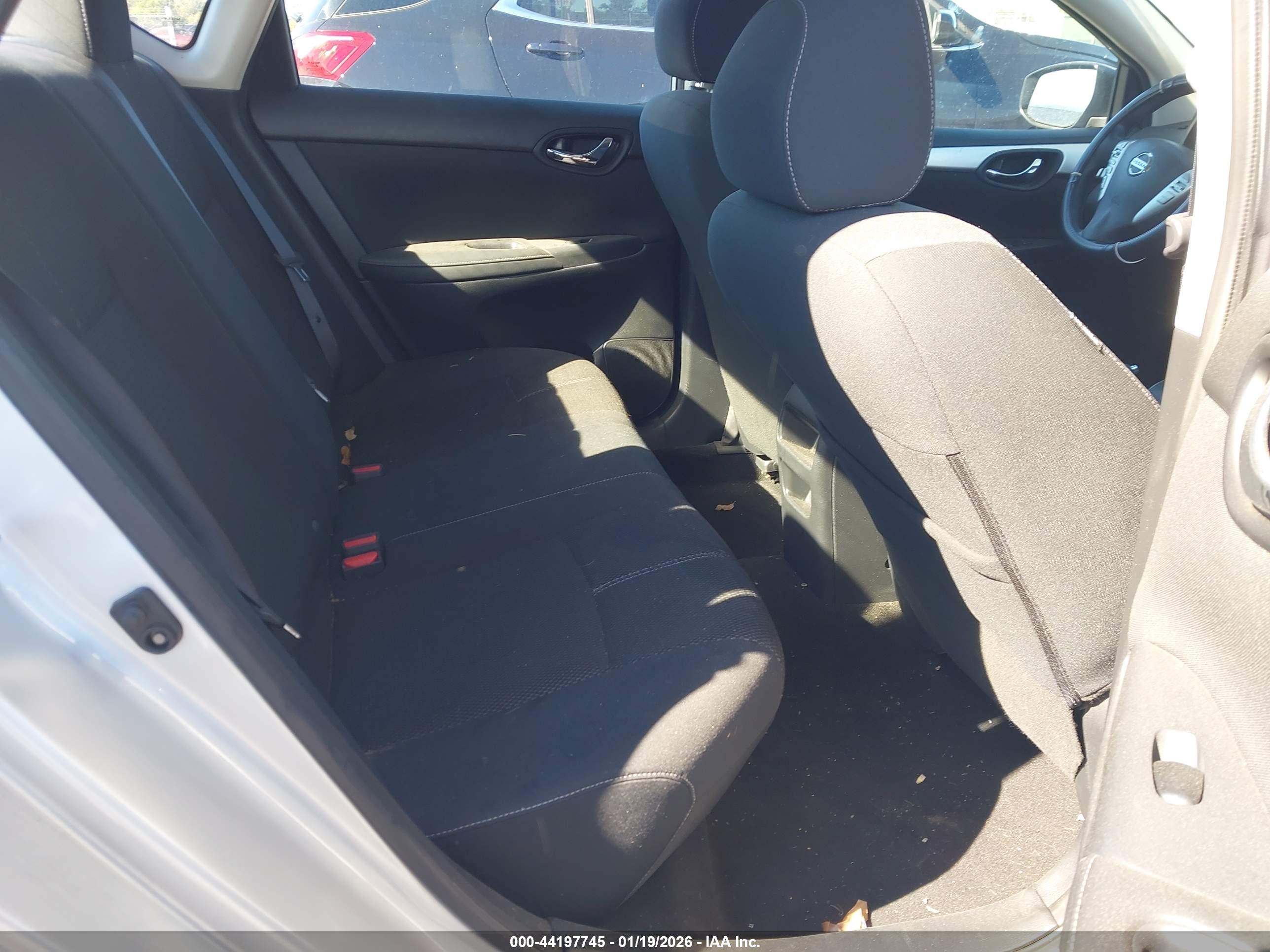 NISSAN SENTRA image 8