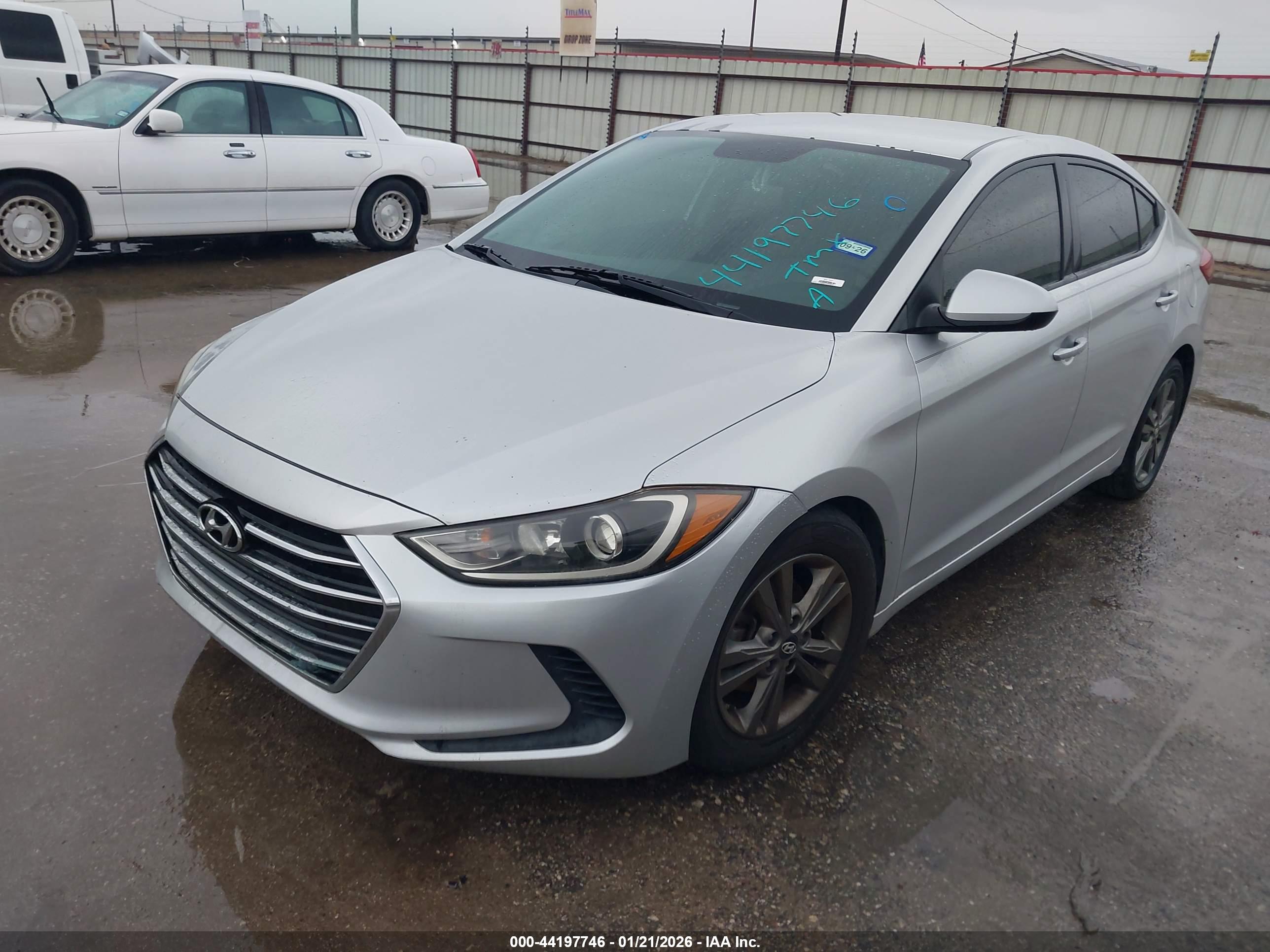HYUNDAI ELANTRA image 2