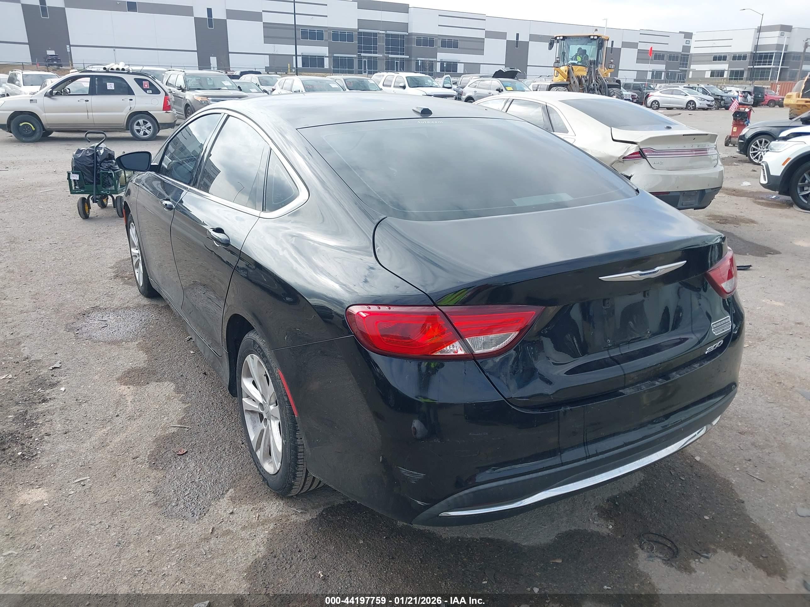 CHRYSLER 200 image 3