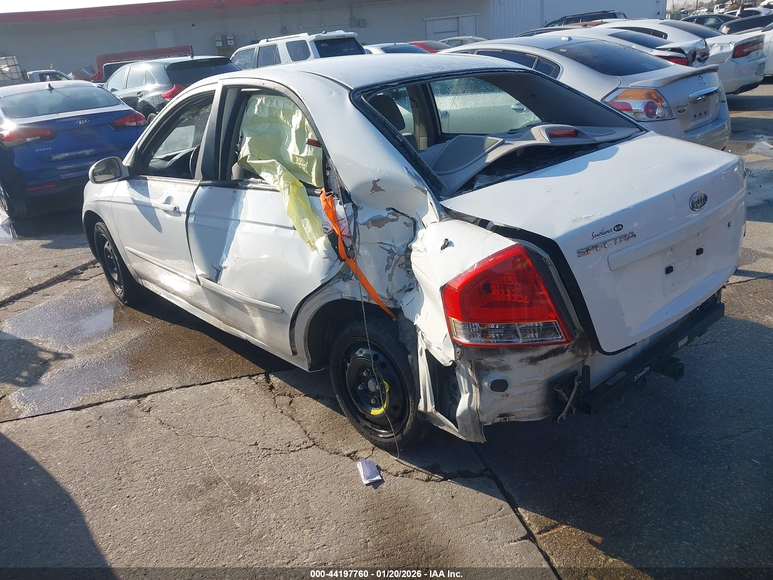 KIA SPECTRA image 3