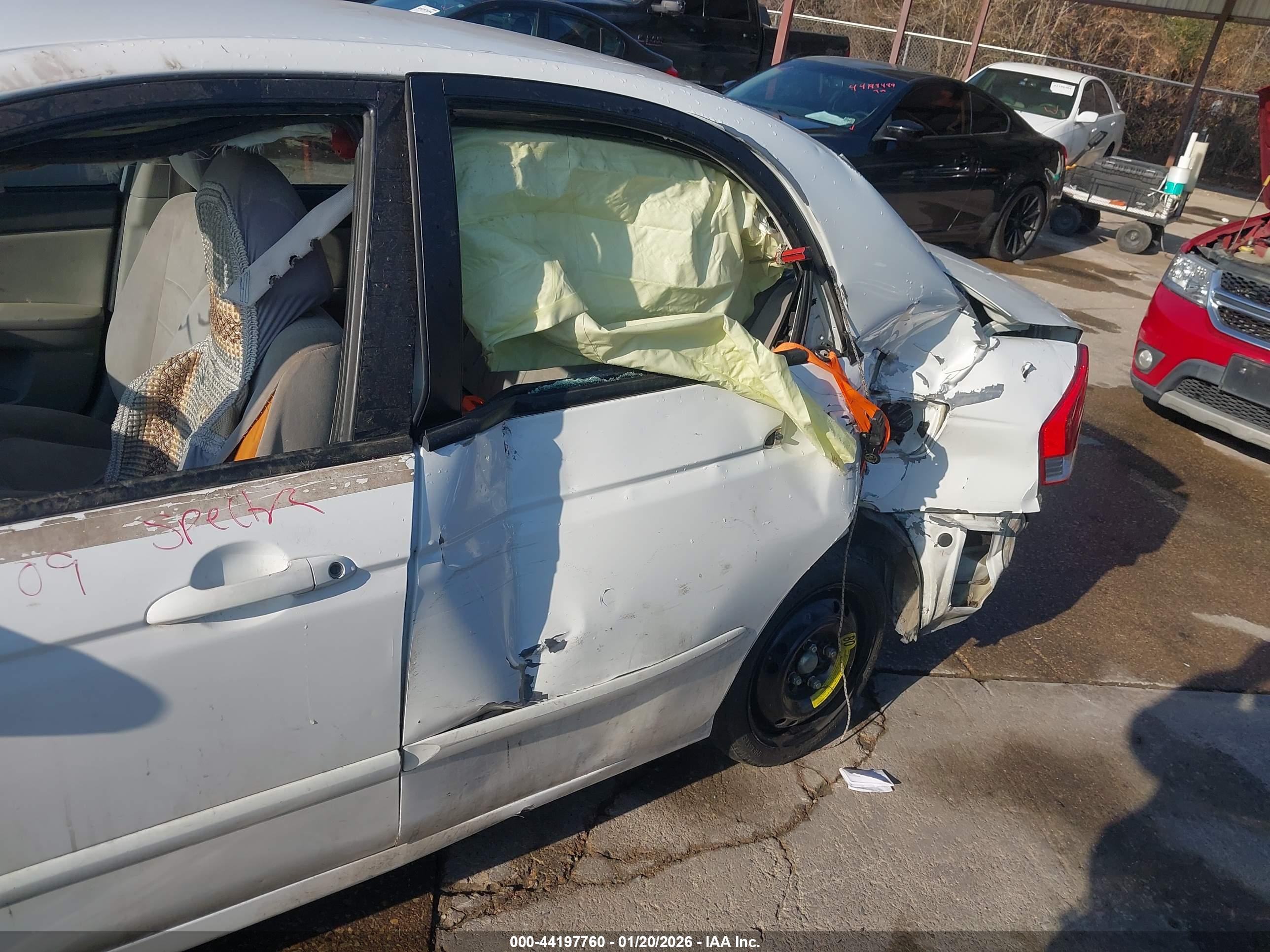 KIA SPECTRA image 6