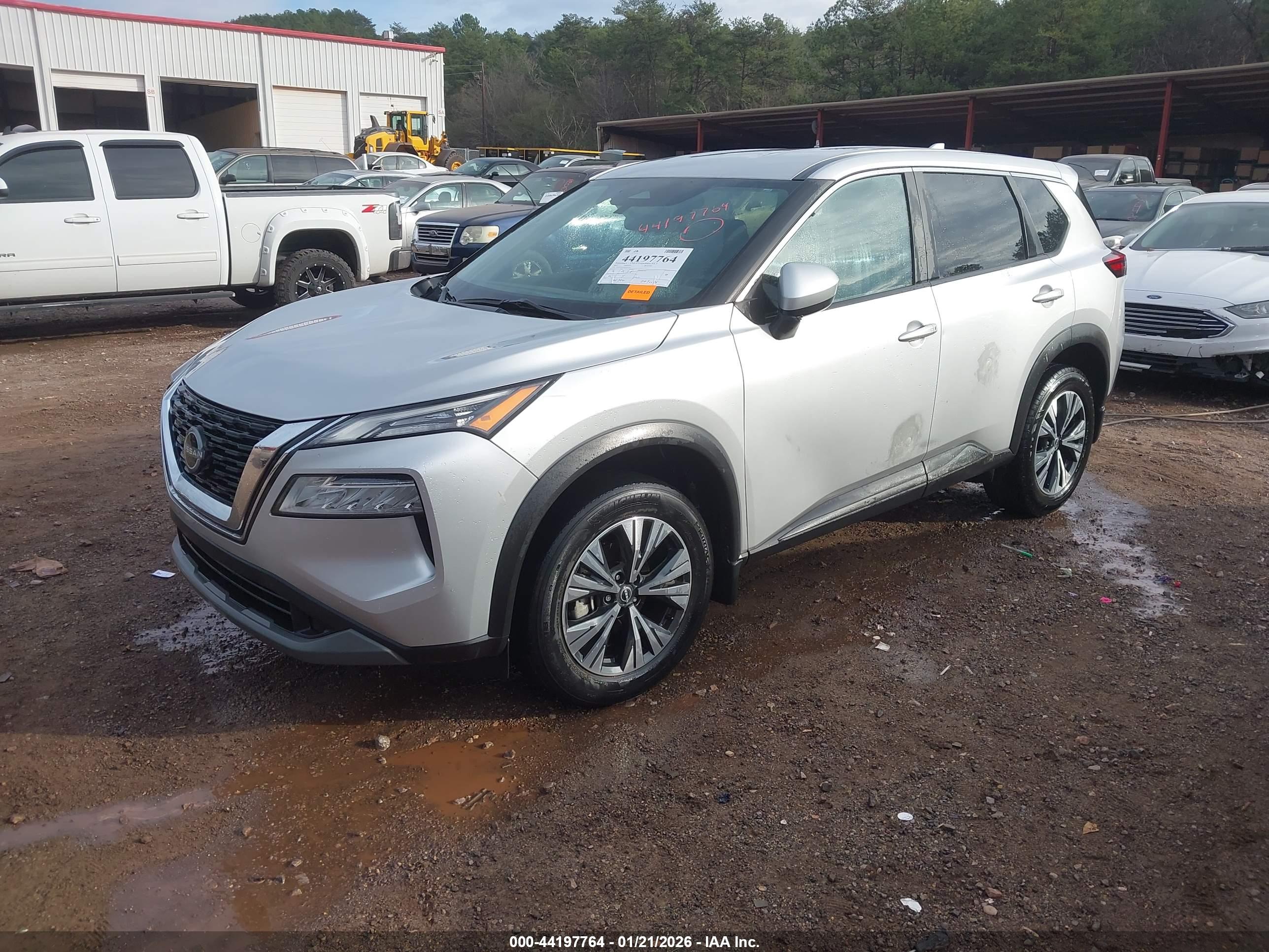 NISSAN ROGUE image 2