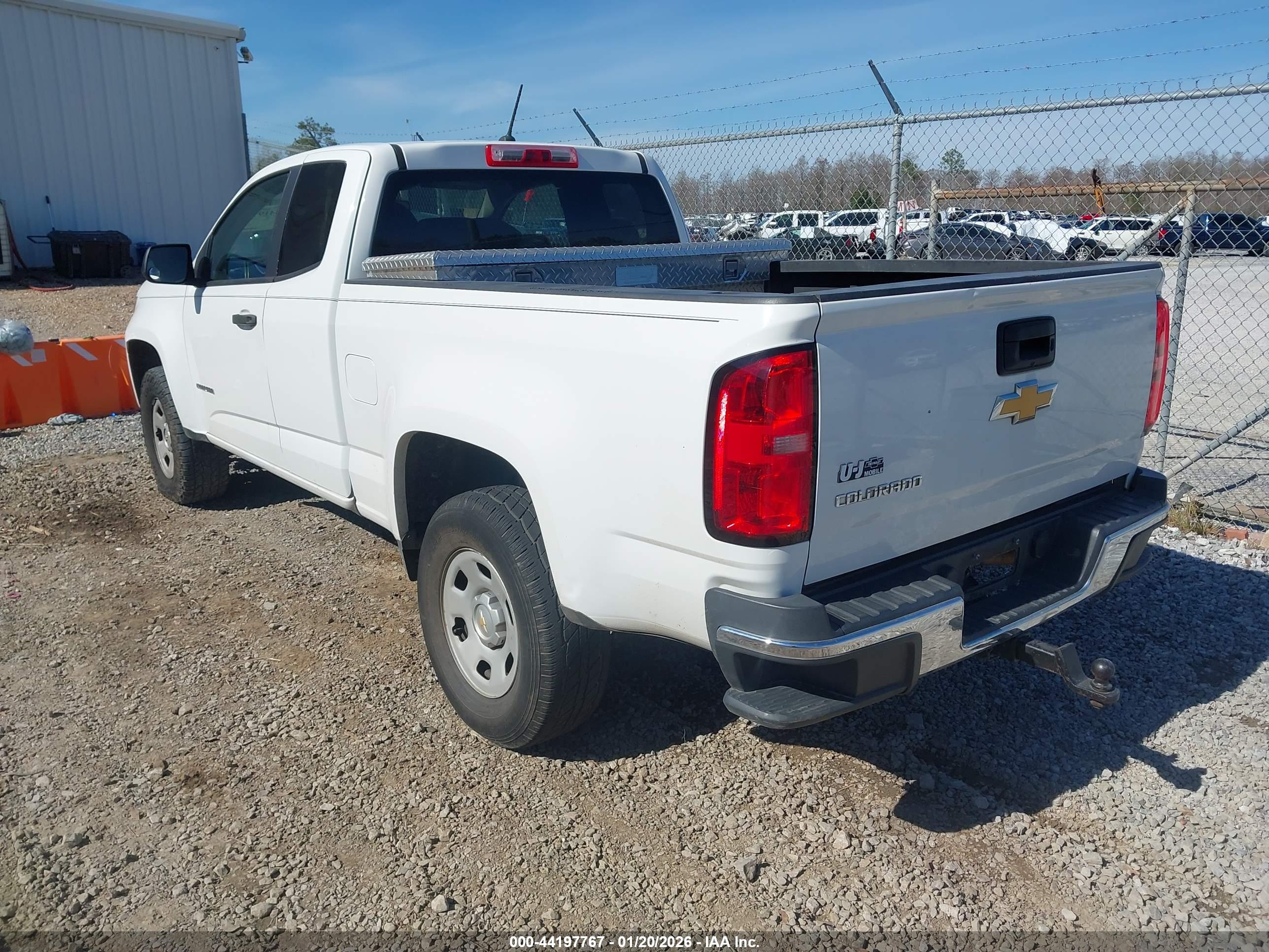 CHEVROLET COLORADO image 3