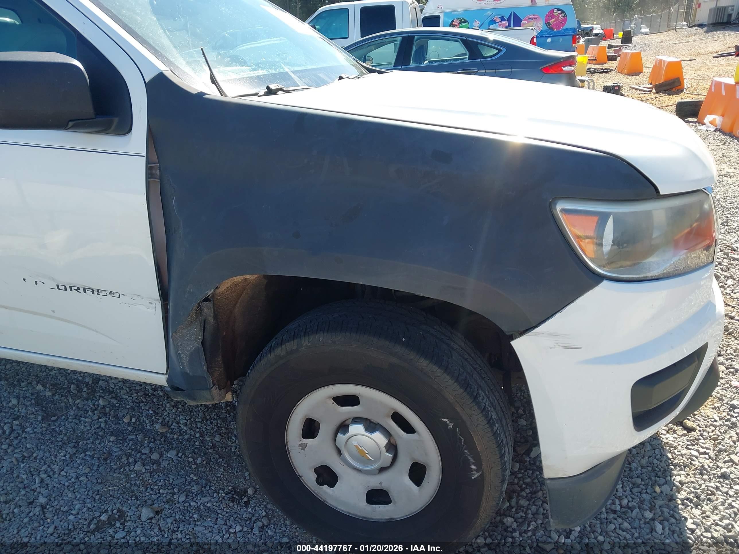 CHEVROLET COLORADO image 6