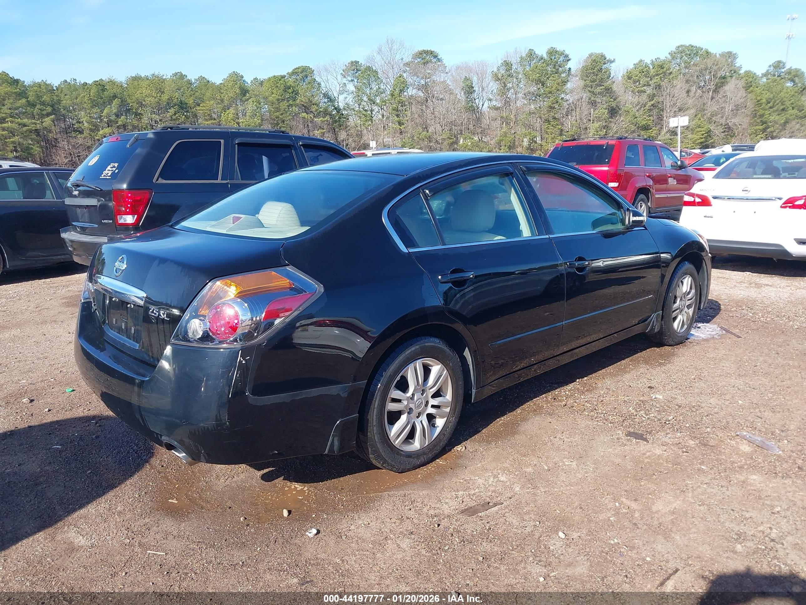 NISSAN ALTIMA image 4