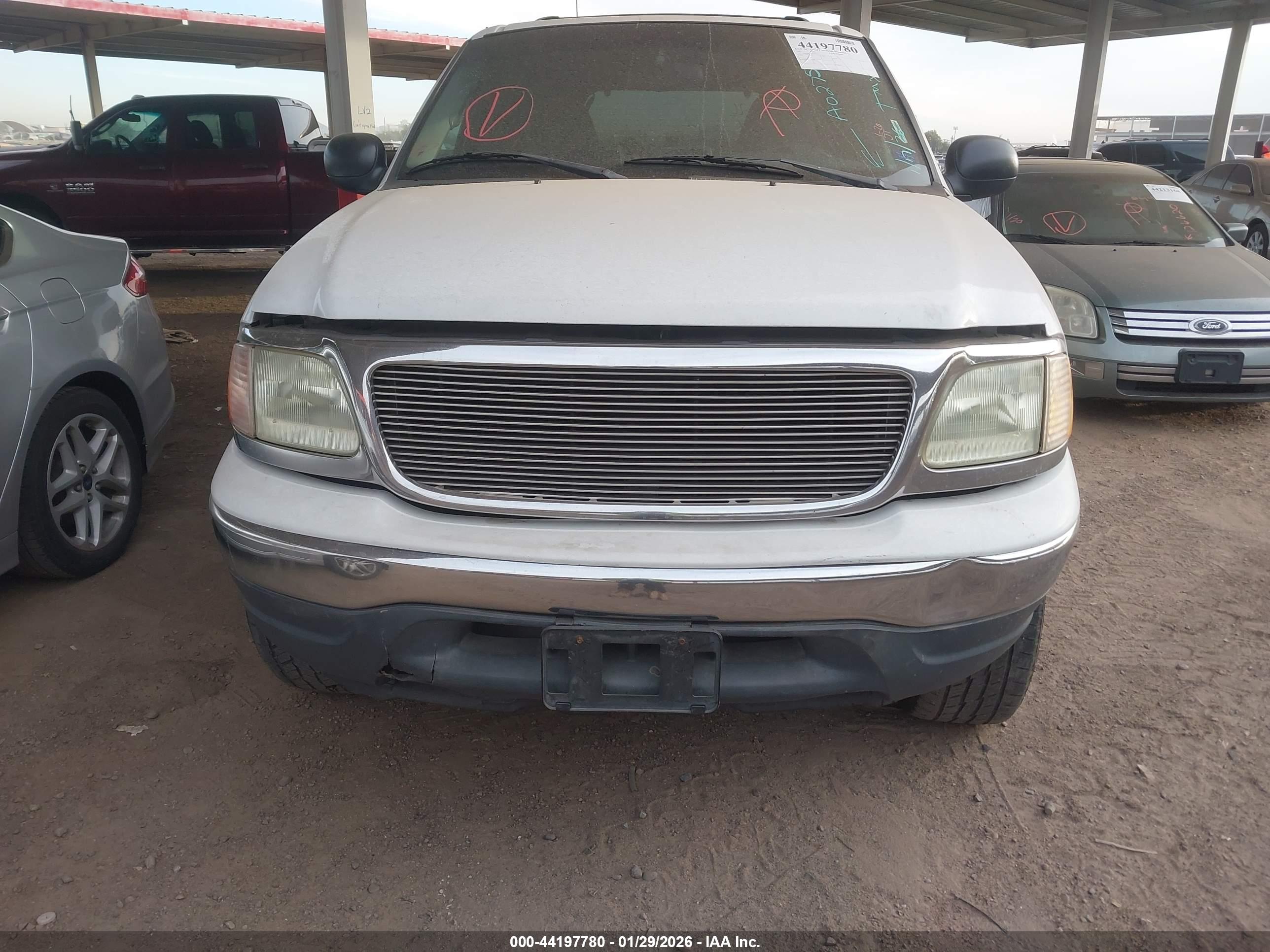 FORD EXPEDITION image 6