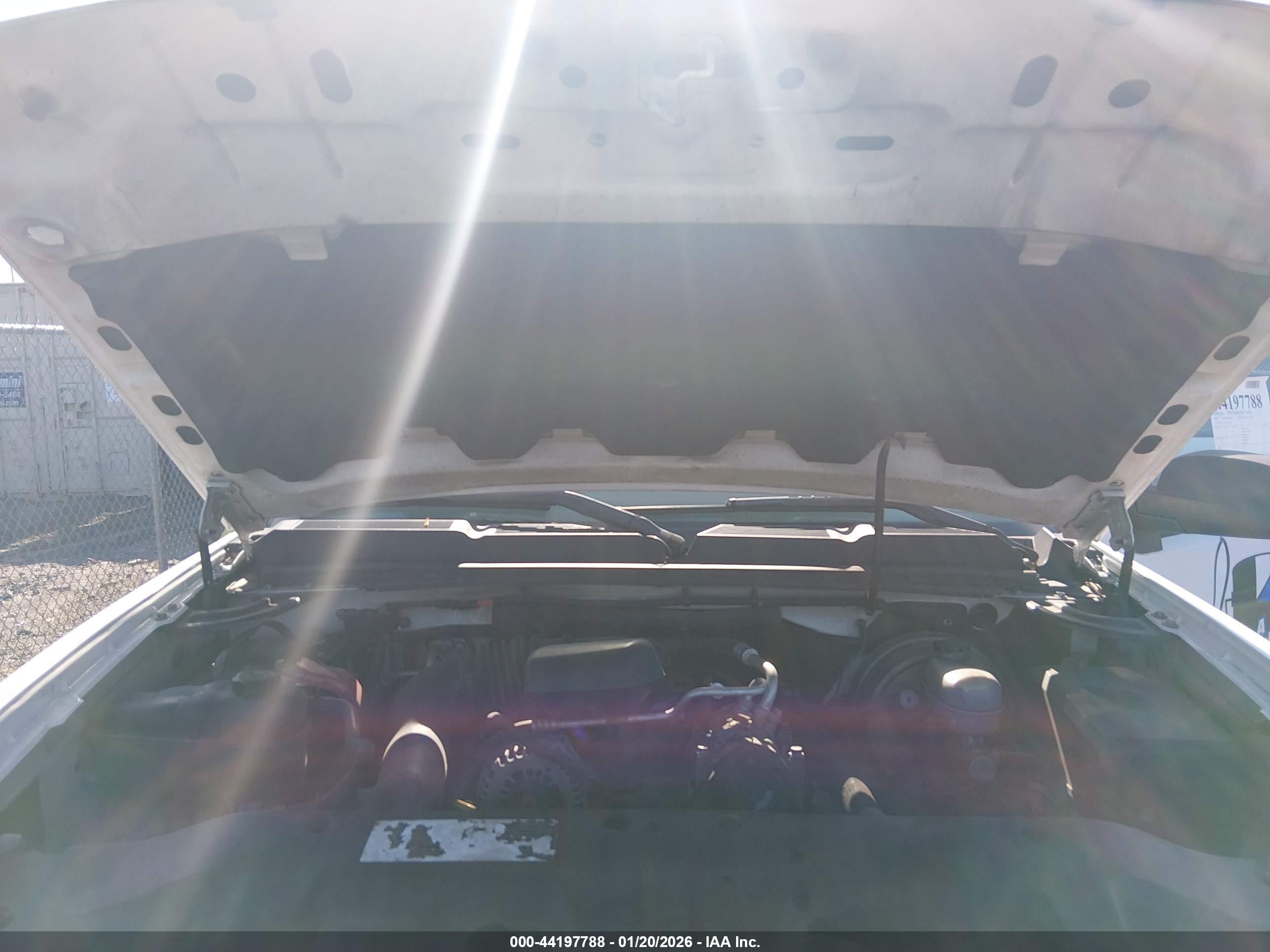 CHEVROLET SILVERADO image 10