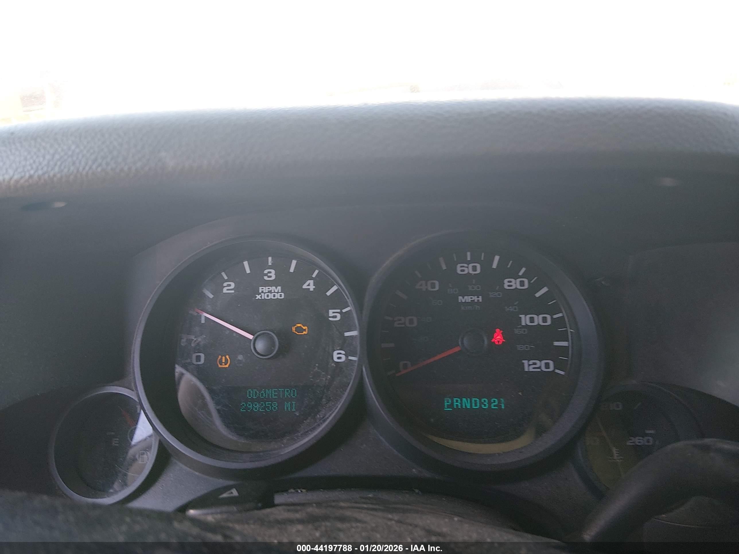 CHEVROLET SILVERADO image 7