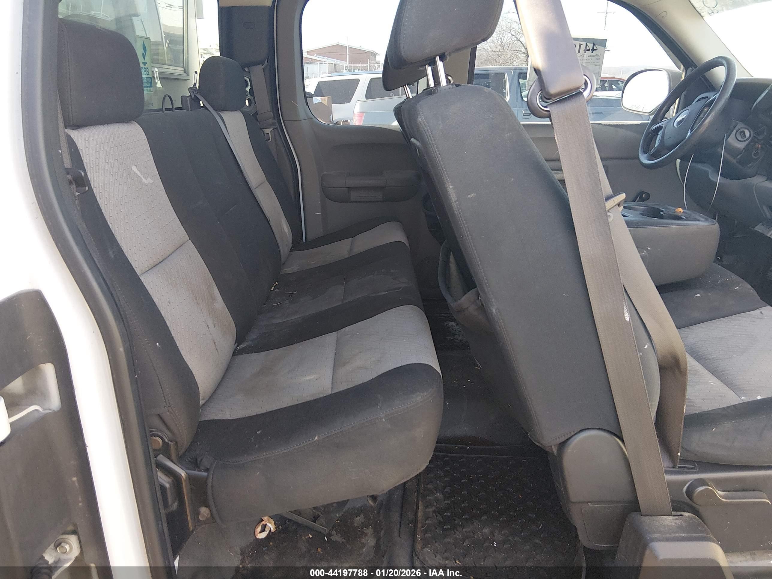 CHEVROLET SILVERADO image 8