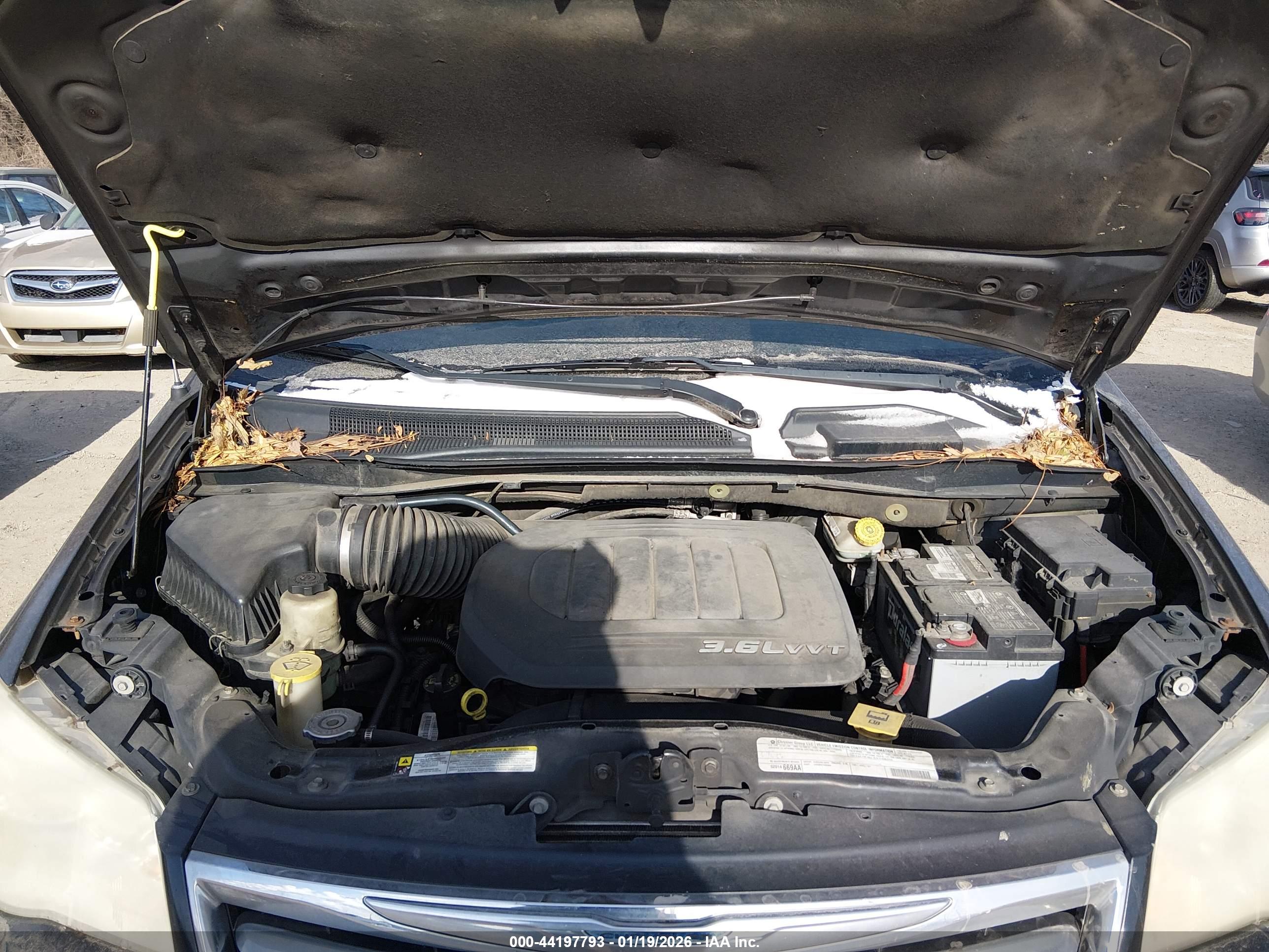 CHRYSLER TOWN image 10