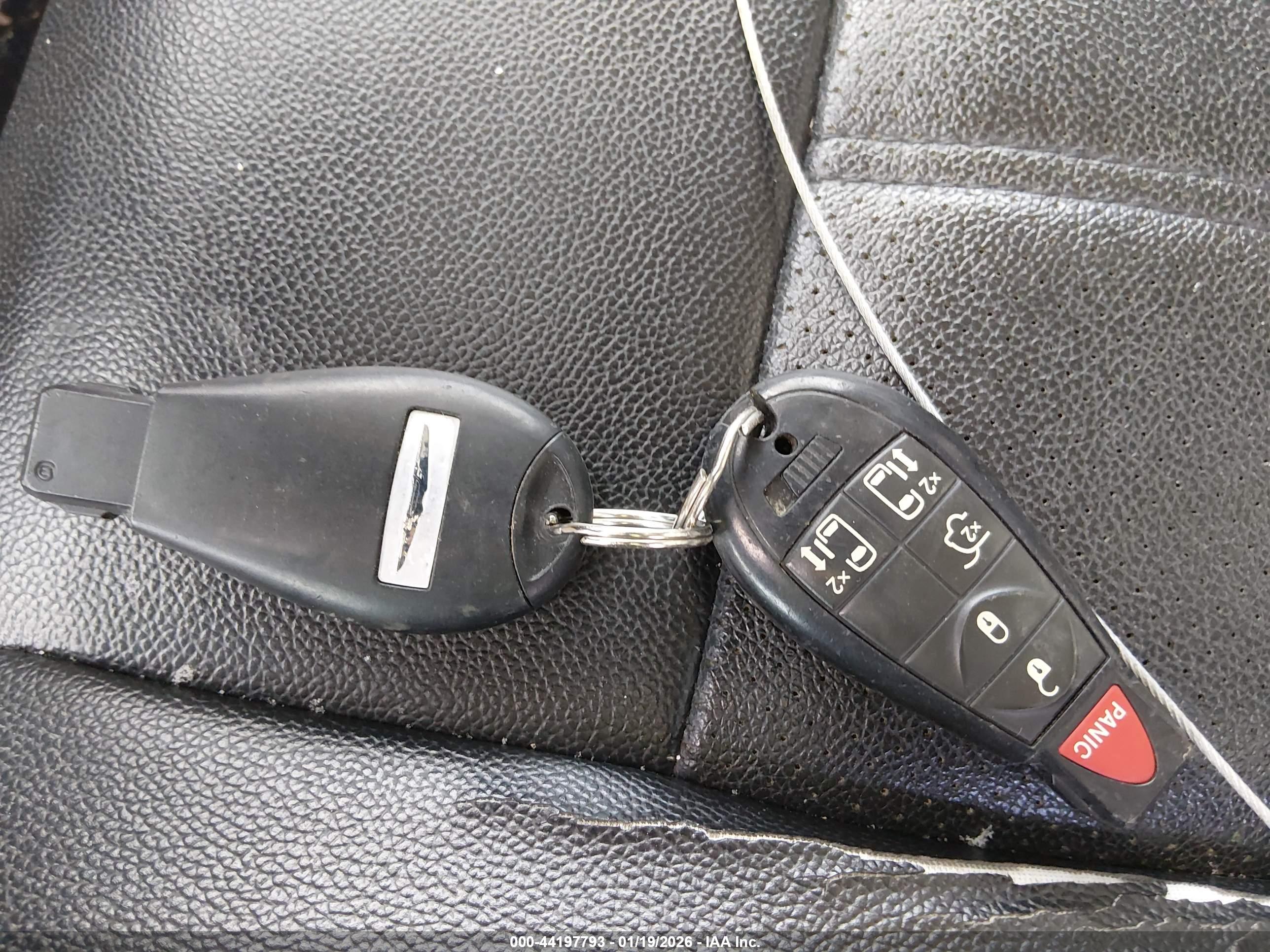 CHRYSLER TOWN image 11