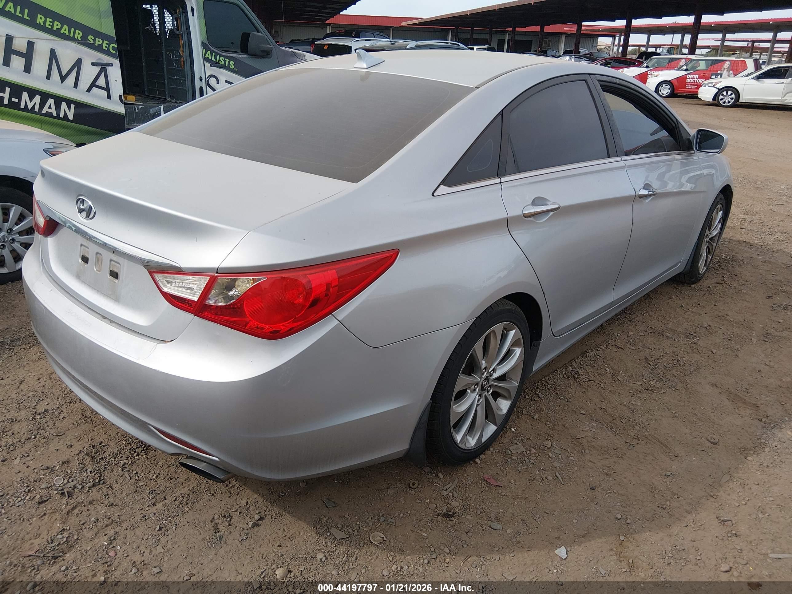 HYUNDAI SONATA image 4