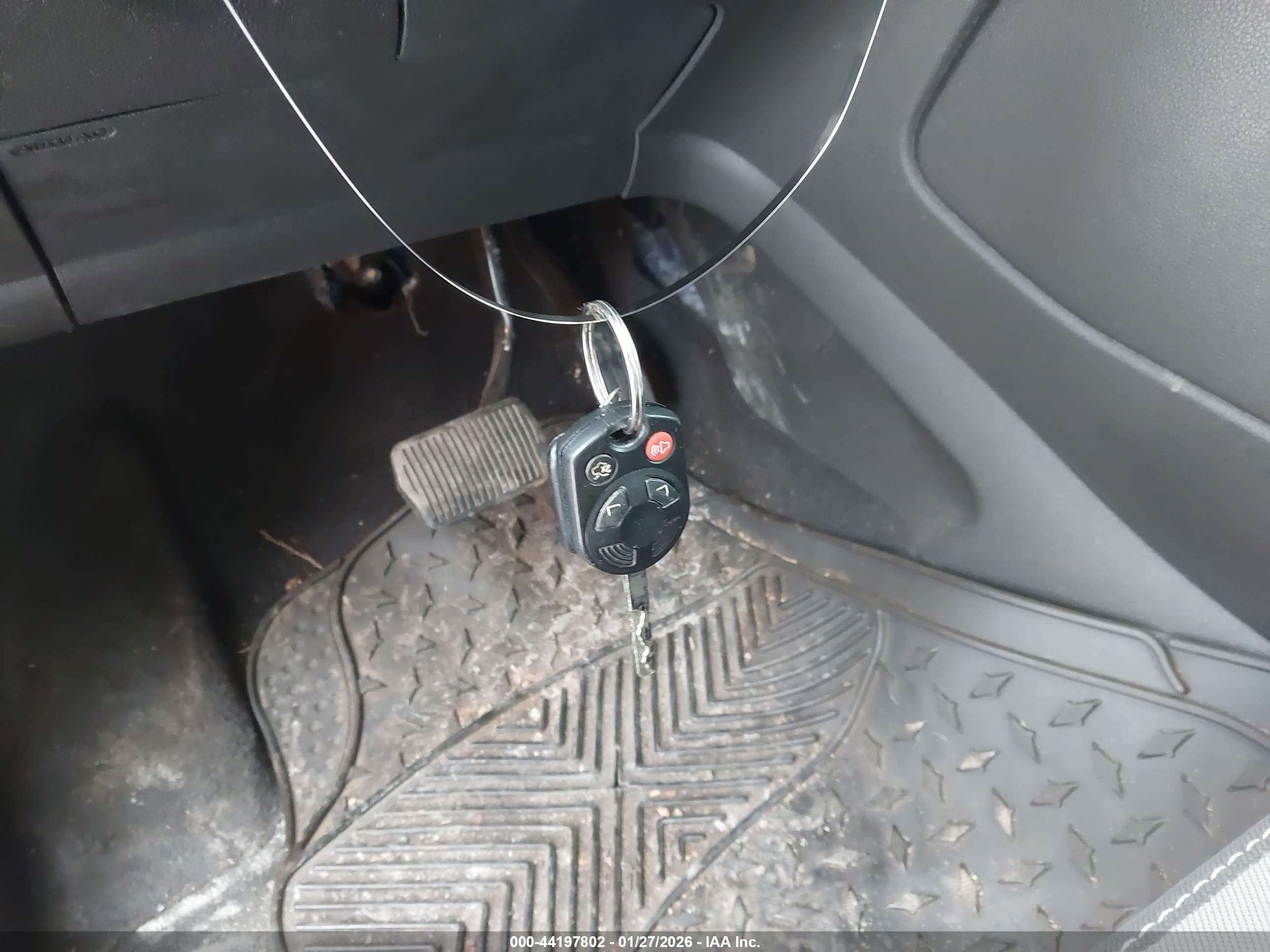 FORD ESCAPE image 11